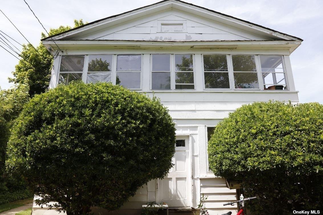 39 Halsey Avenue, Southampton, NY 11968