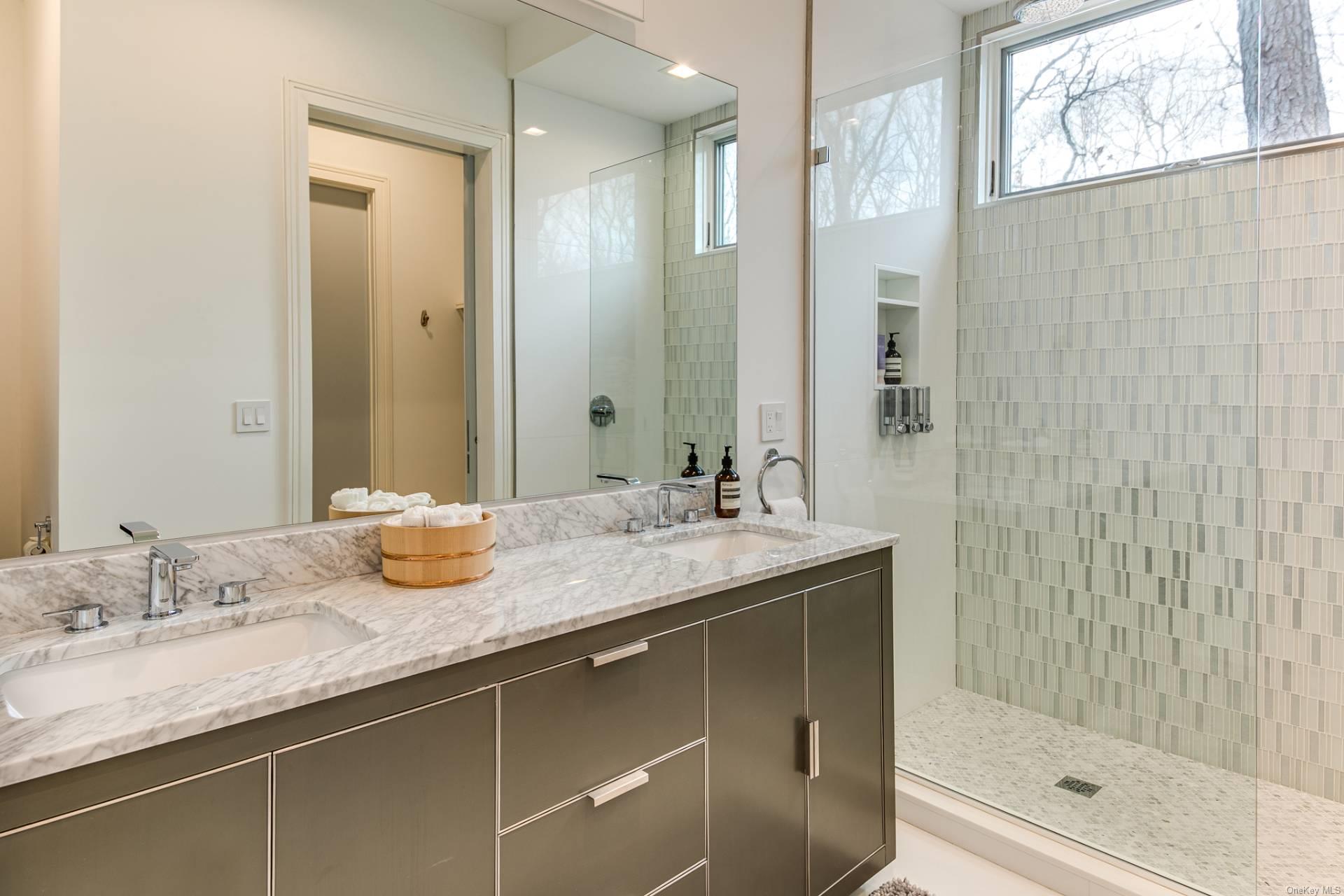 19 Quarty Circle, East Hampton, NY 11937