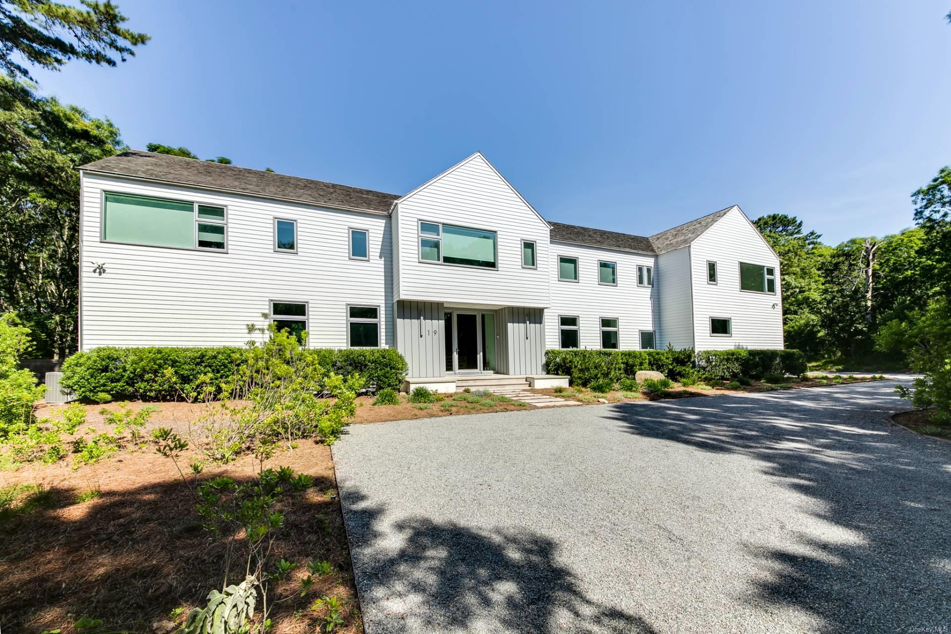 19 Quarty Circle, East Hampton, NY 11937