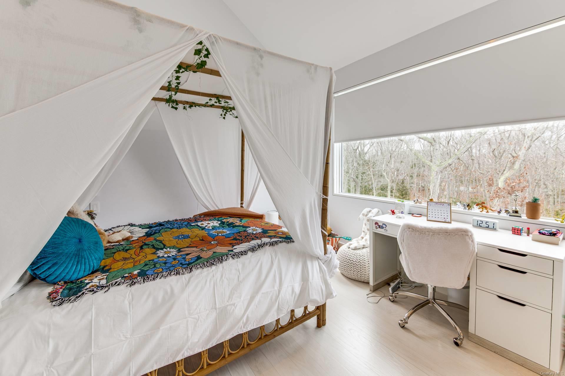 19 Quarty Circle, East Hampton, NY 11937