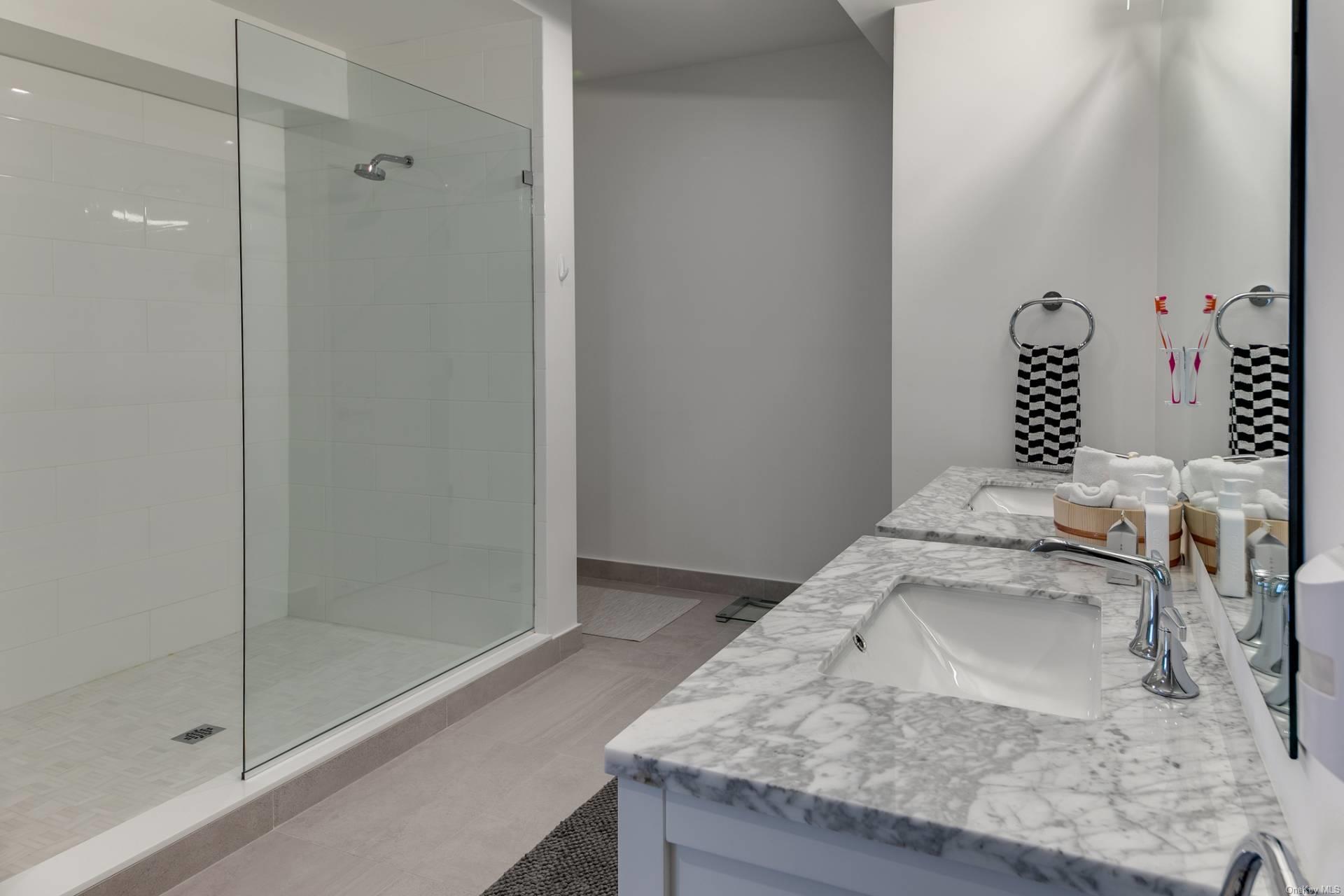 19 Quarty Circle, East Hampton, NY 11937