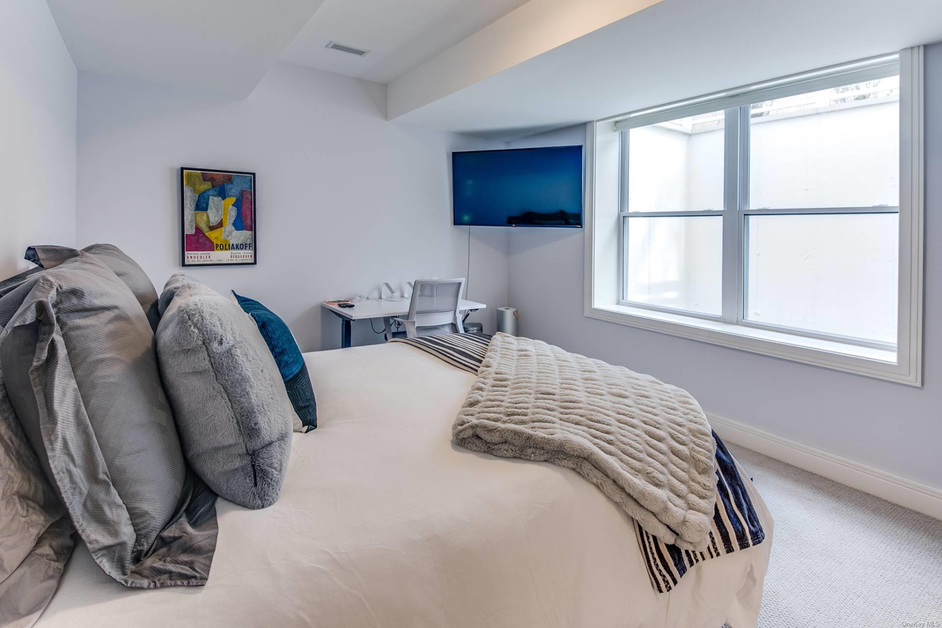 19 Quarty Circle, East Hampton, NY 11937