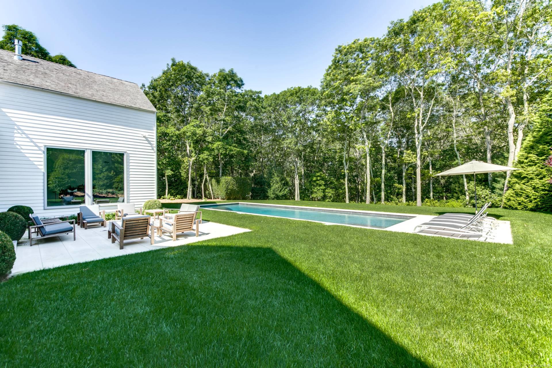 19 Quarty Circle, East Hampton, NY 11937