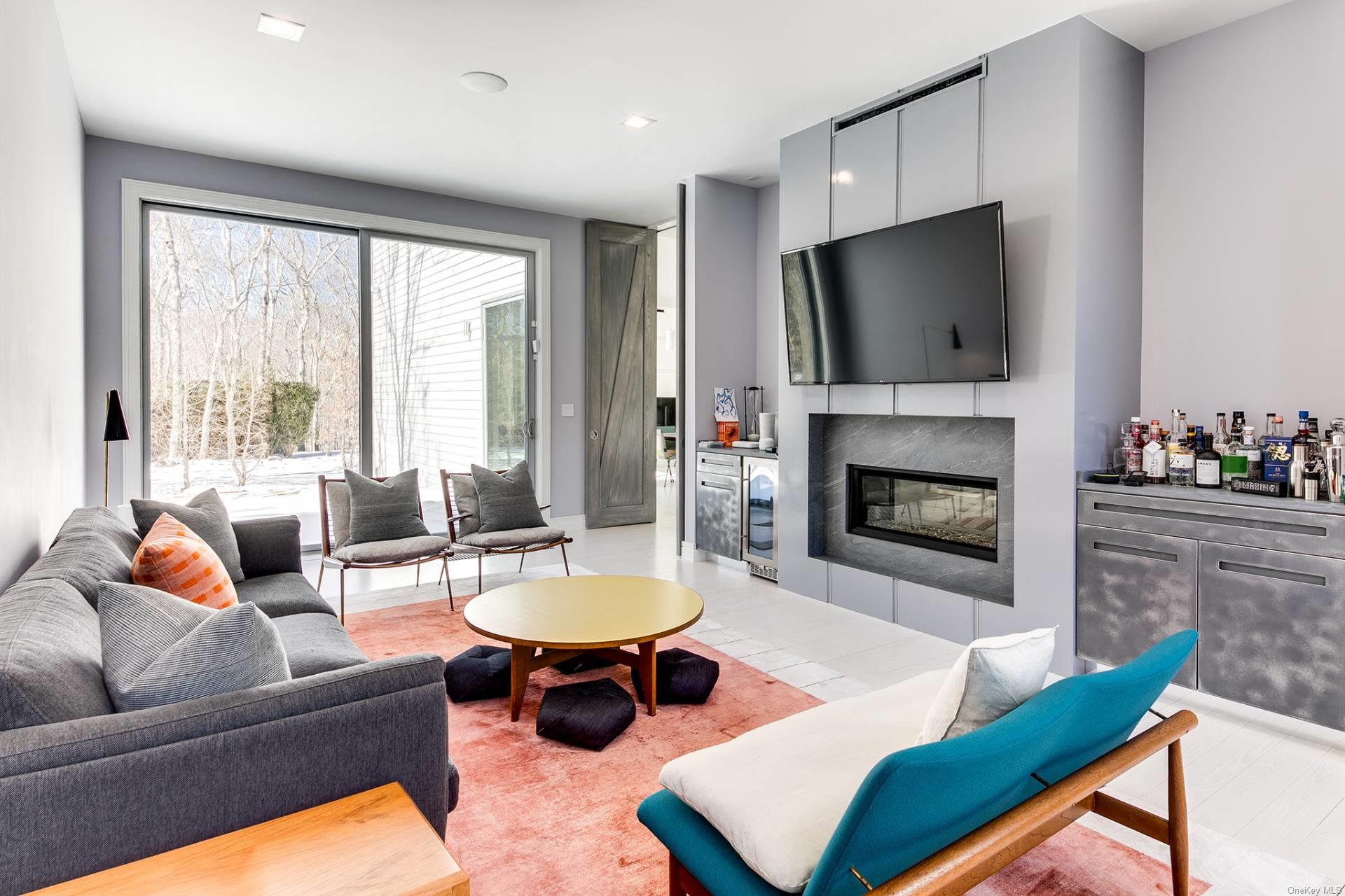 19 Quarty Circle, East Hampton, NY 11937