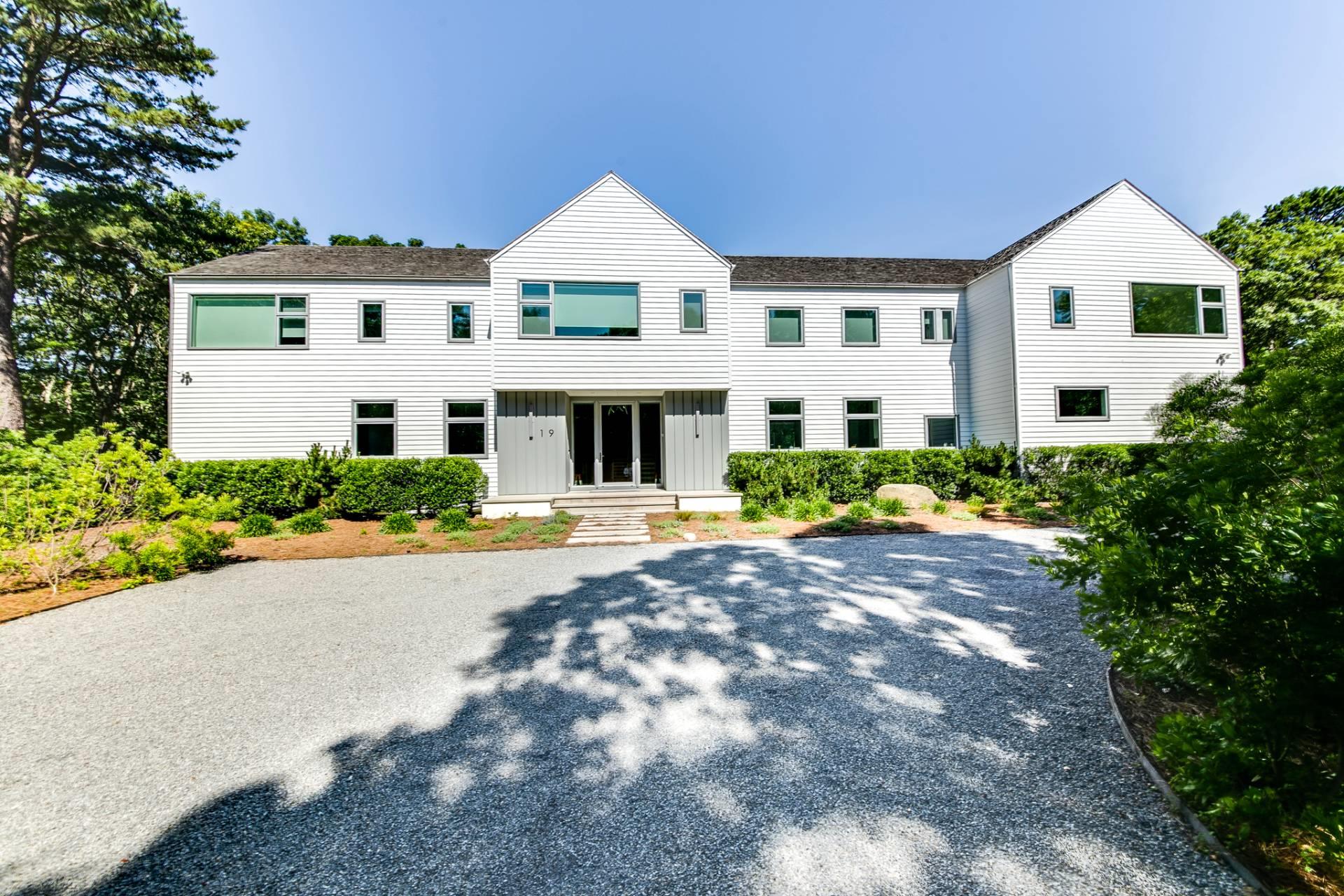 19 Quarty Circle, East Hampton, NY 11937