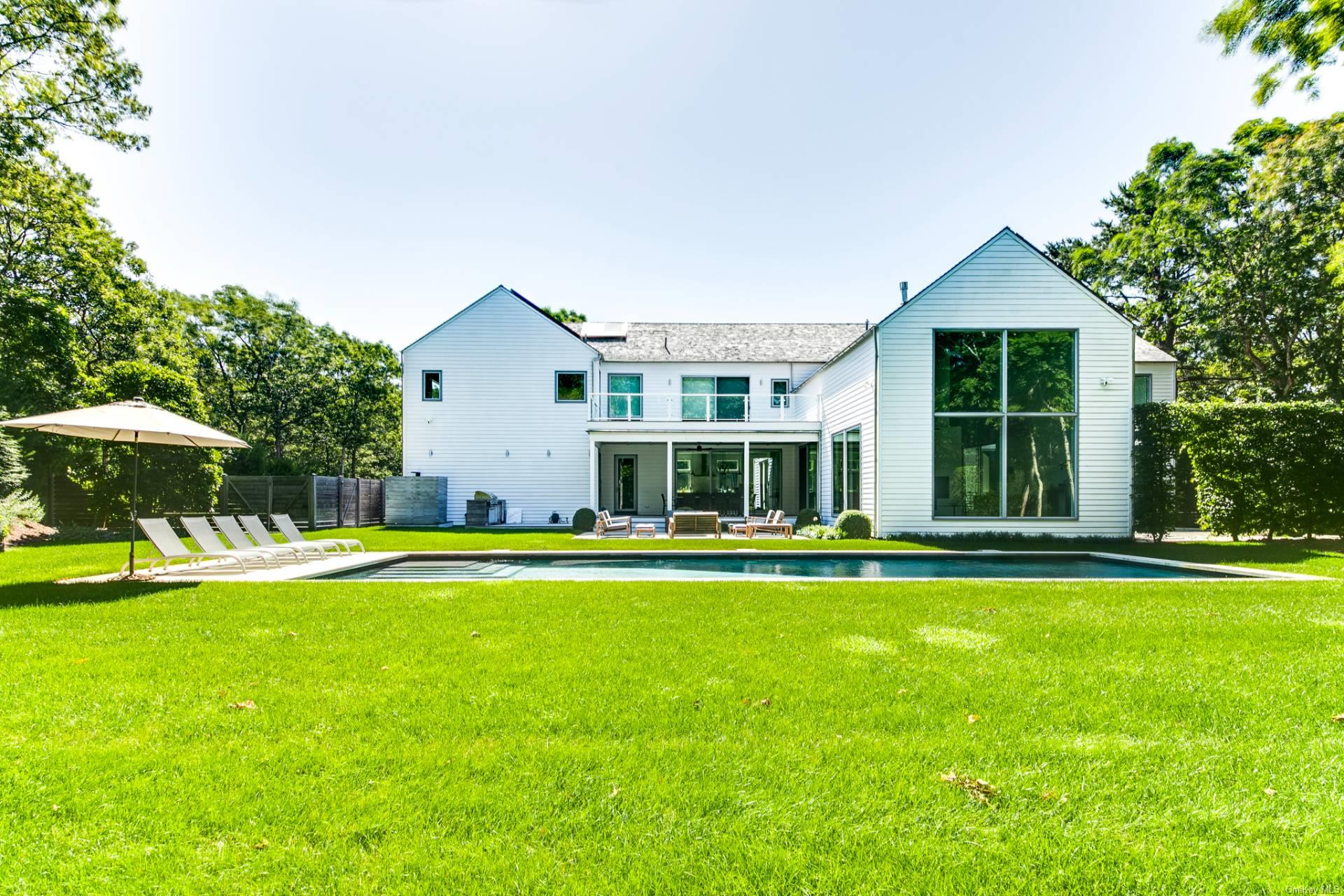 19 Quarty Circle, East Hampton, NY 11937