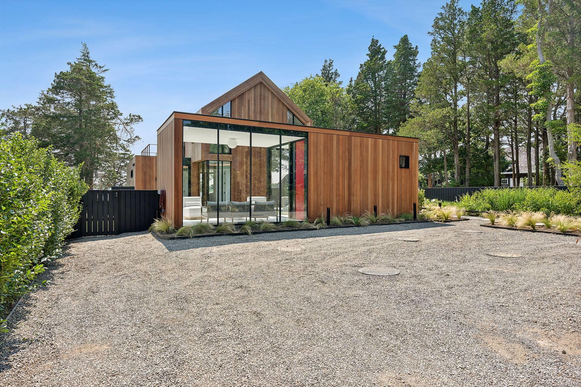 142 Towd Point Road, Southampton, NY 11968