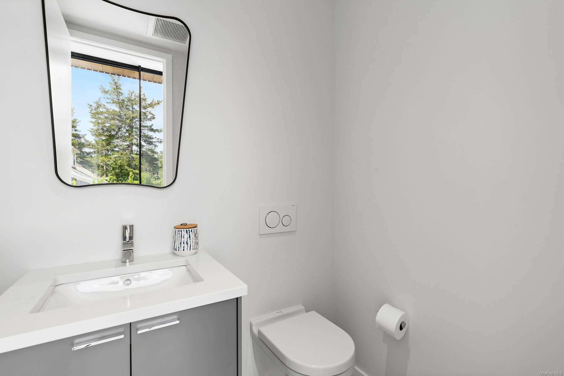 142 Towd Point Road, Southampton, NY 11968