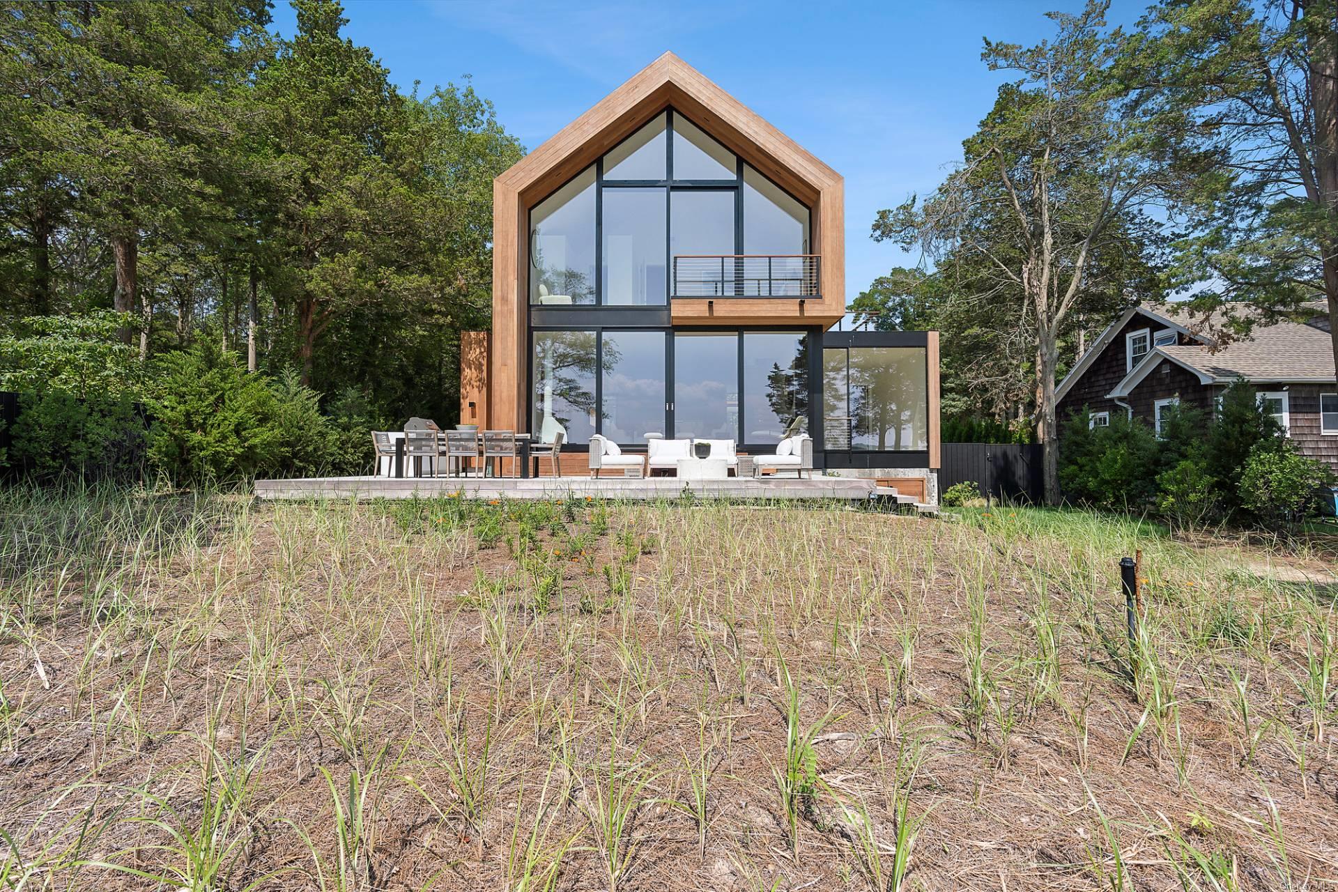 142 Towd Point Road, Southampton, NY 11968