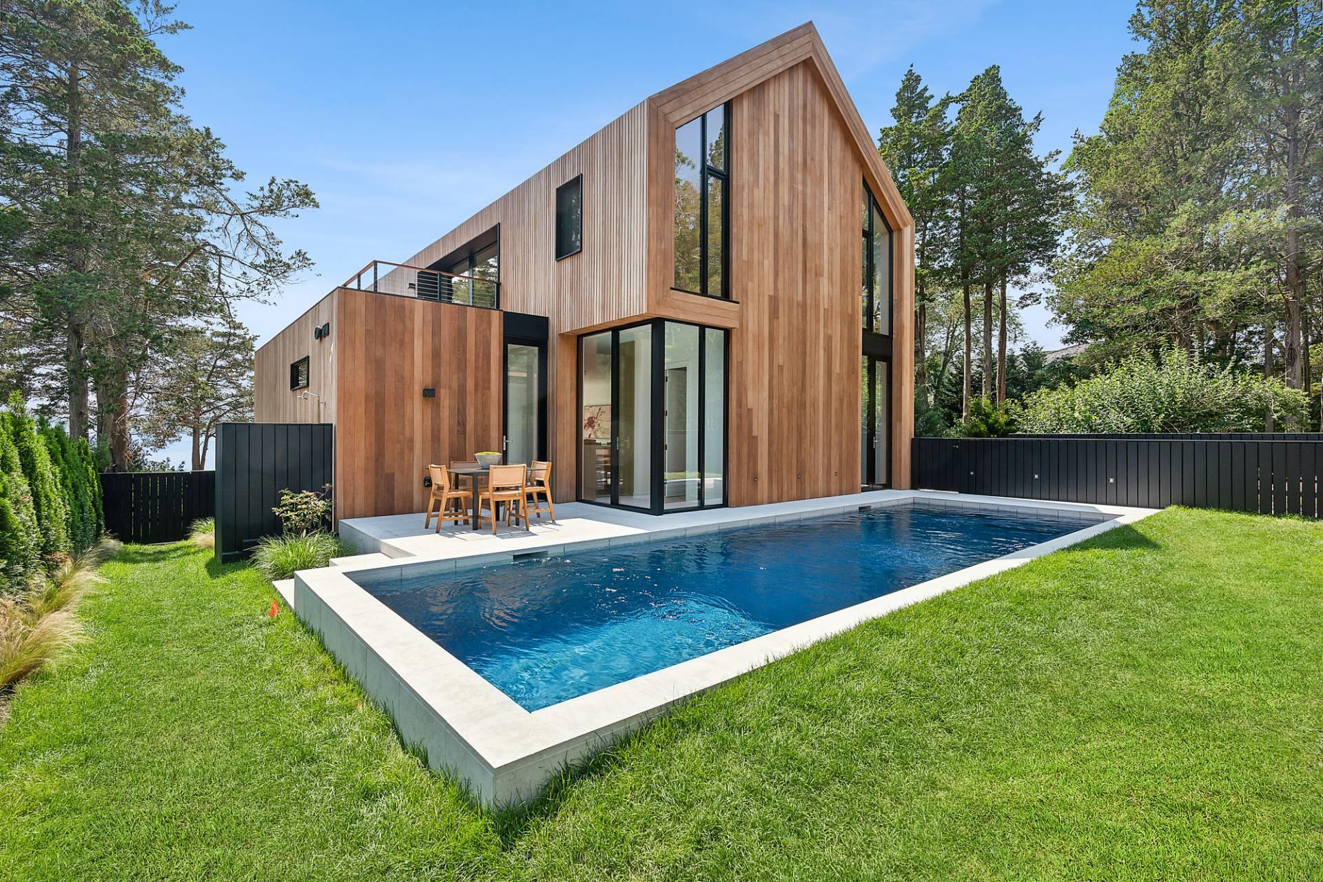 142 Towd Point Road, Southampton, NY 11968