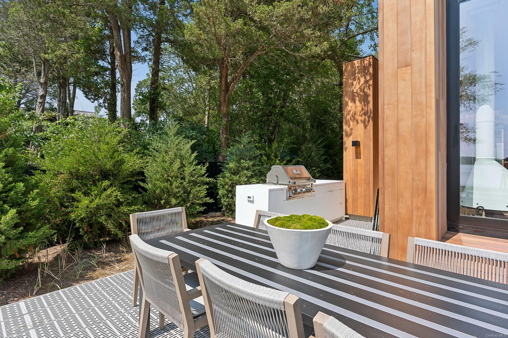 142 Towd Point Road, Southampton, NY 11968