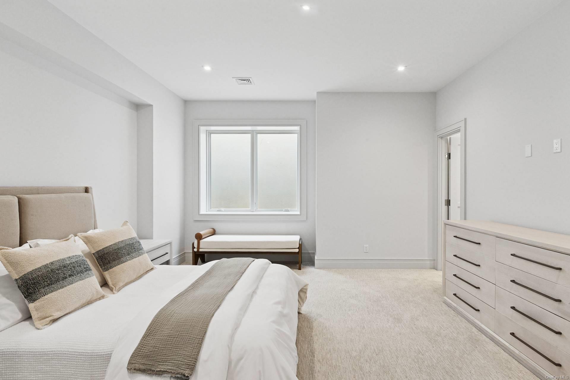 473 N Sea Mecox Road, Southampton, NY 11968