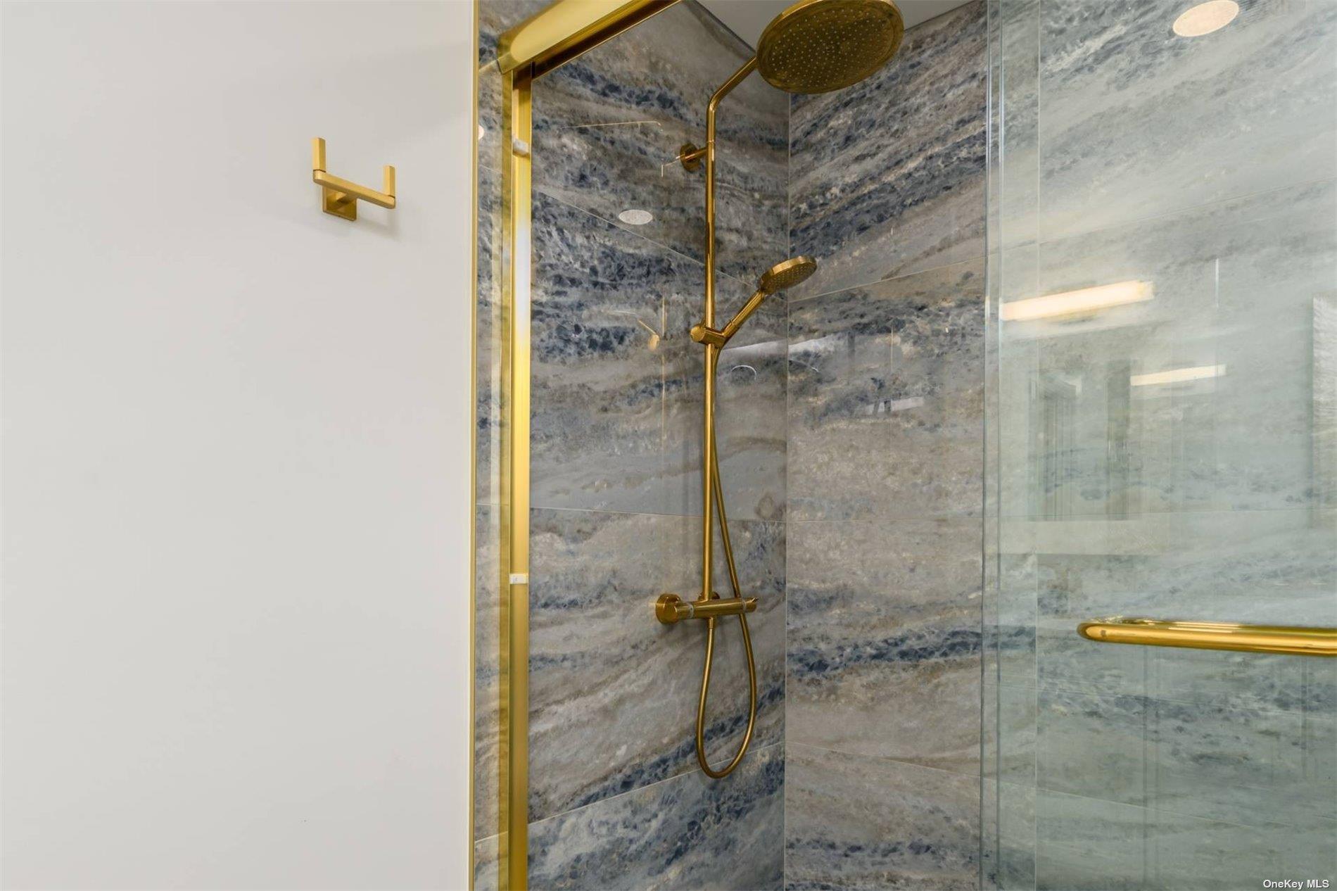 15 Mcgregor Drive, Southampton, NY 11968