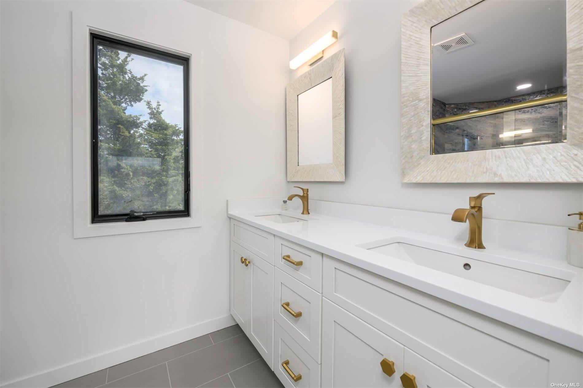 15 Mcgregor Drive, Southampton, NY 11968