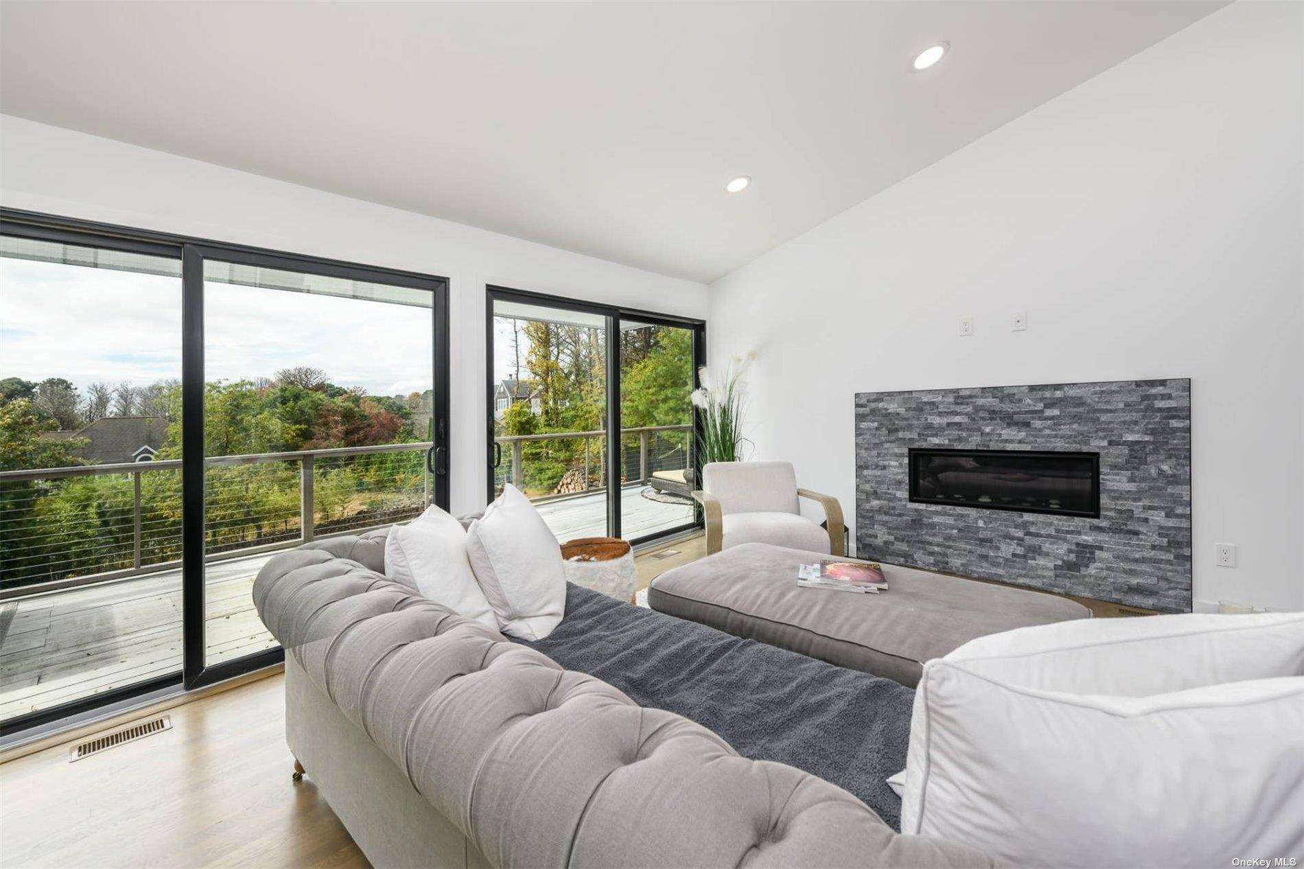 15 Mcgregor Drive, Southampton, NY 11968