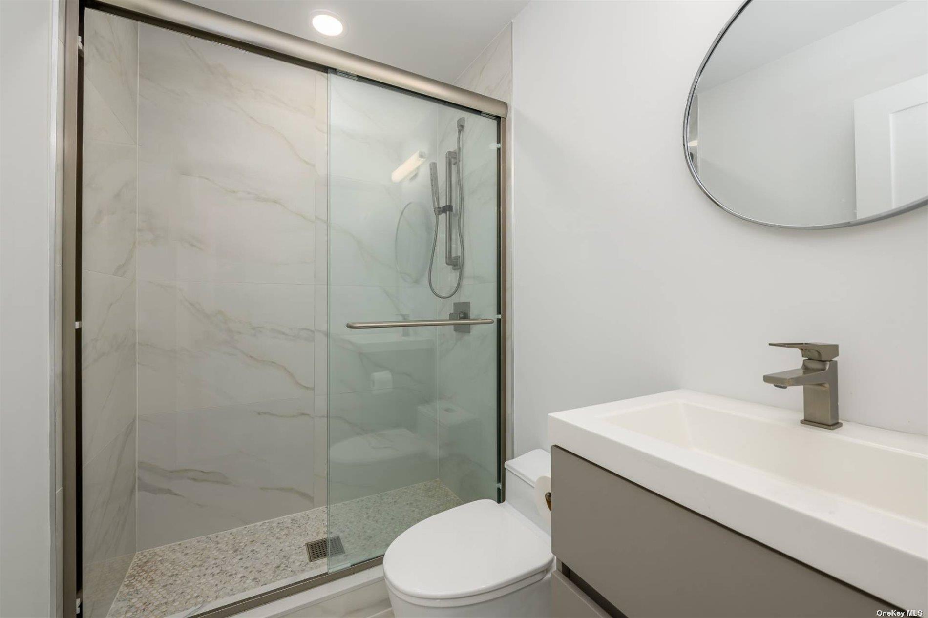 15 Mcgregor Drive, Southampton, NY 11968