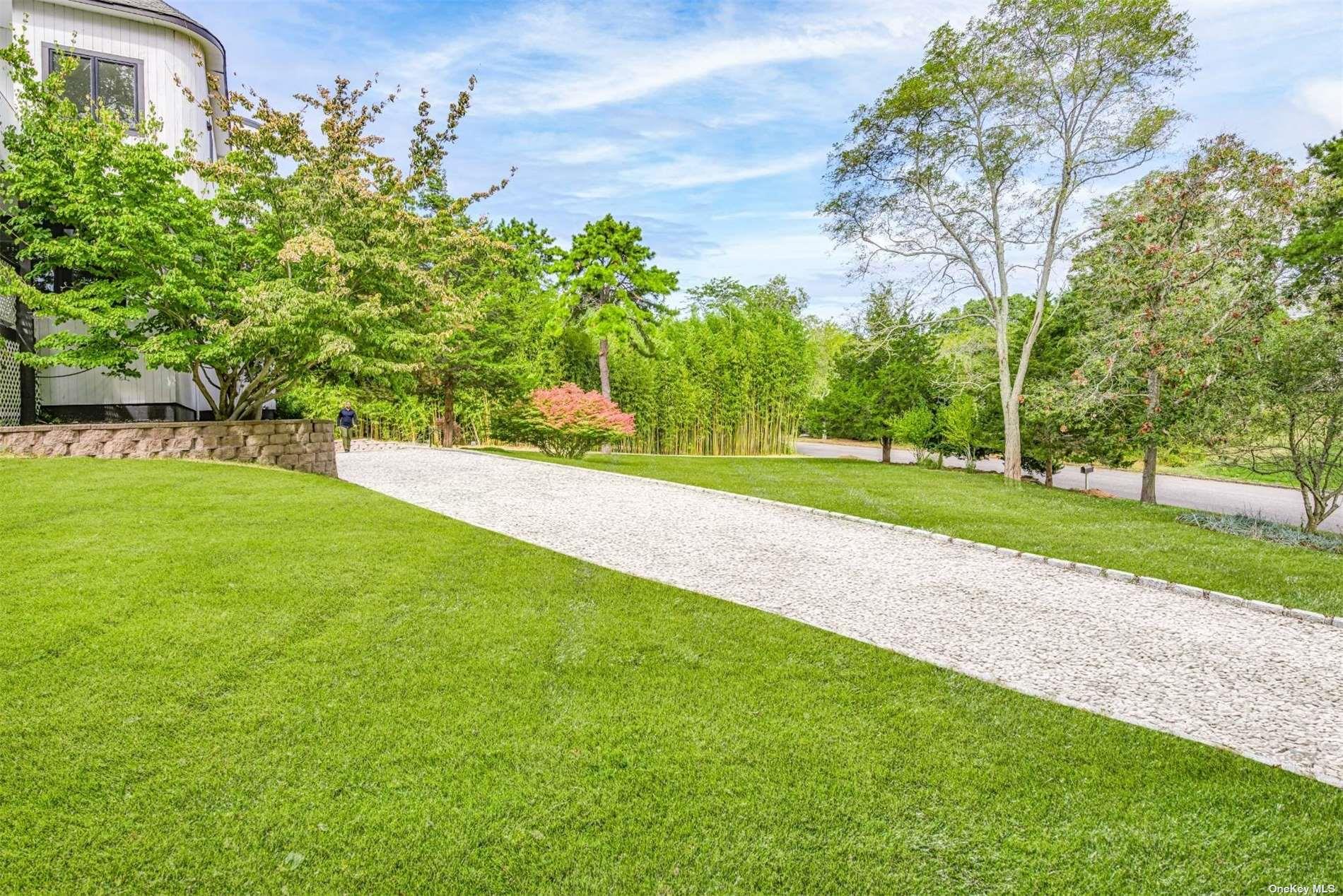 15 Mcgregor Drive, Southampton, NY 11968