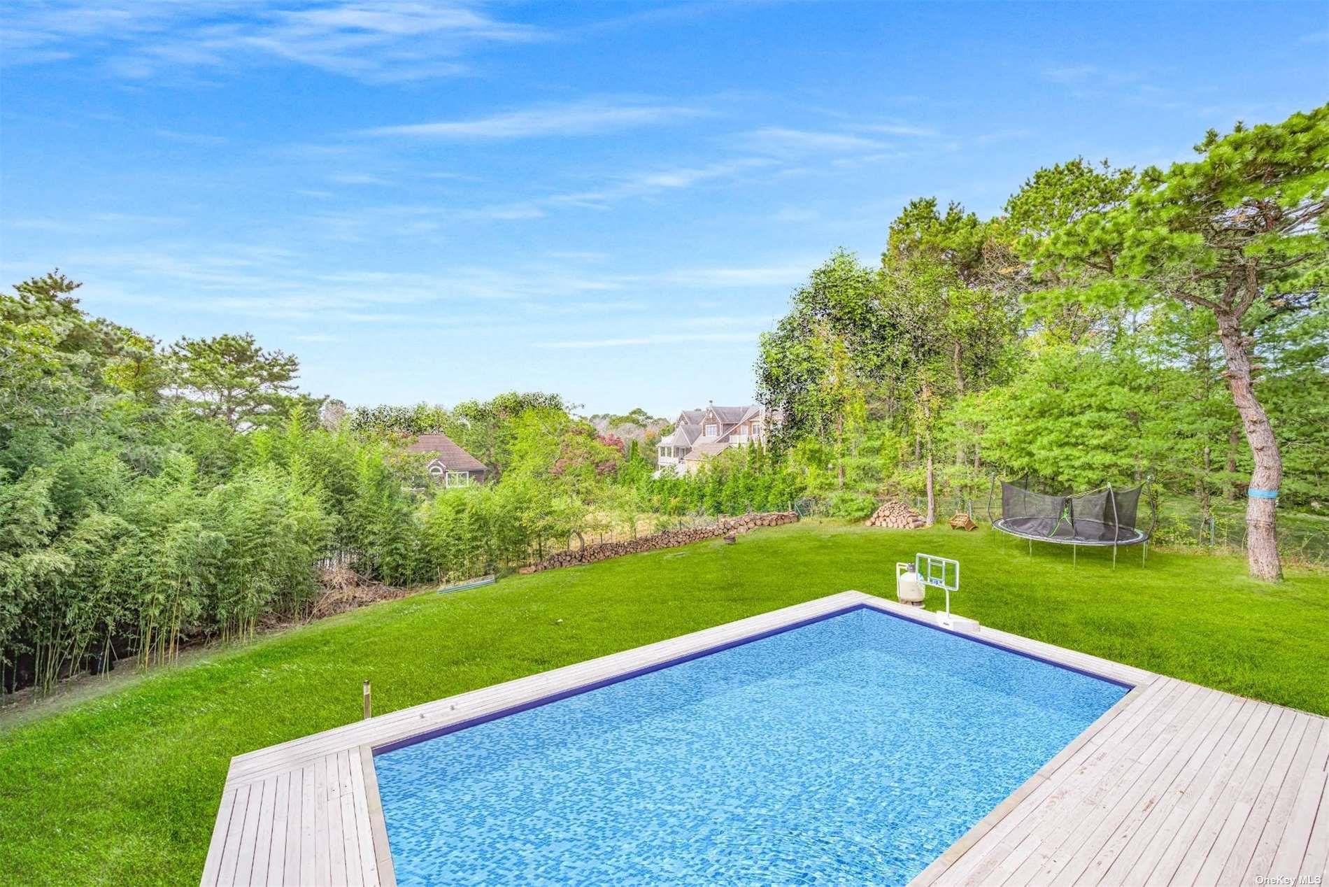 15 Mcgregor Drive, Southampton, NY 11968