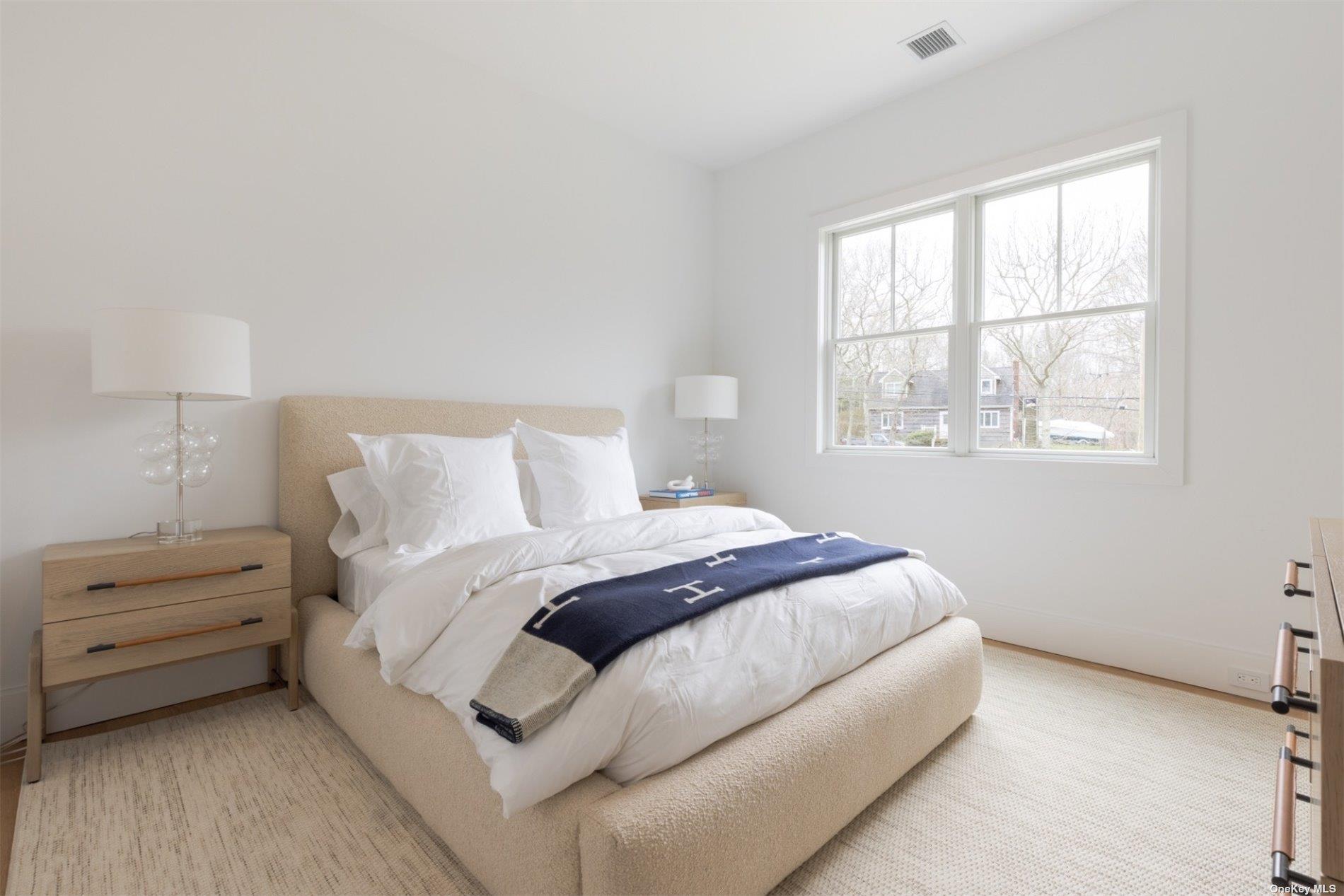 14 Bridies Path, Southampton, NY 11968