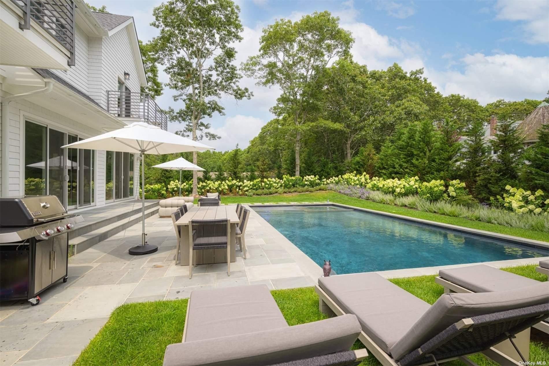 14 Bridies Path, Southampton, NY 11968