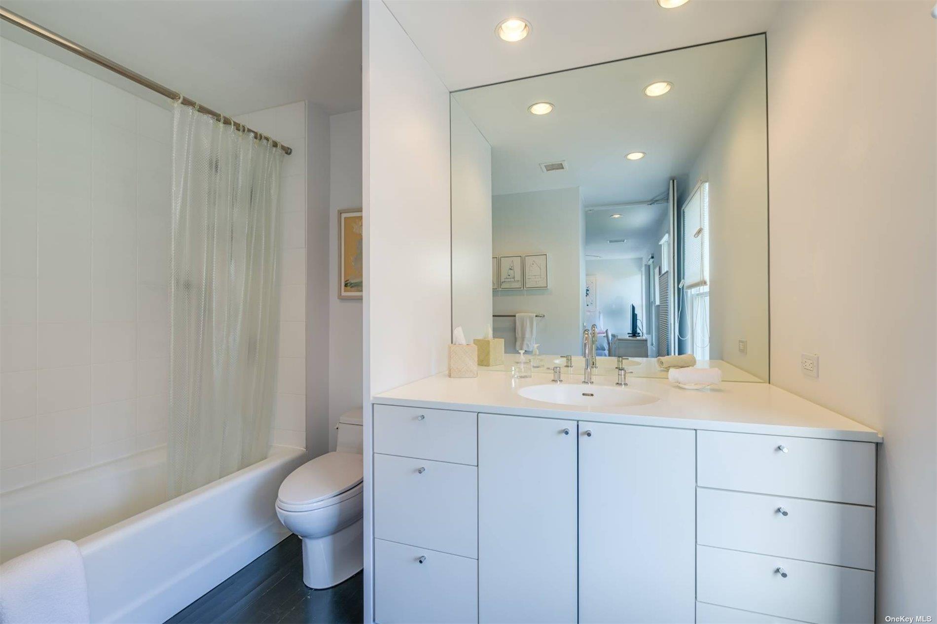 138 Coopers Farm Road, Southampton, NY 11968