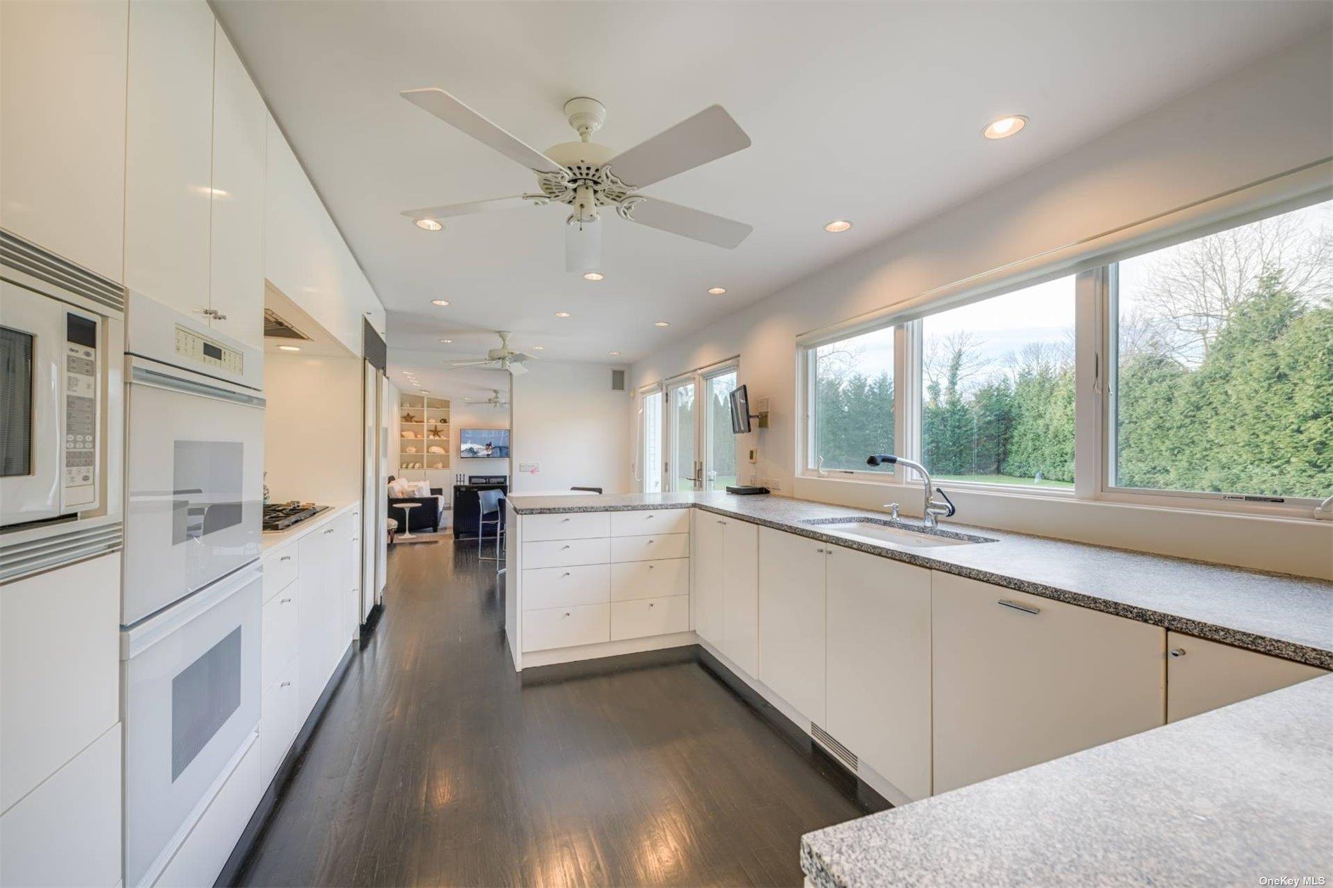 138 Coopers Farm Road, Southampton, NY 11968