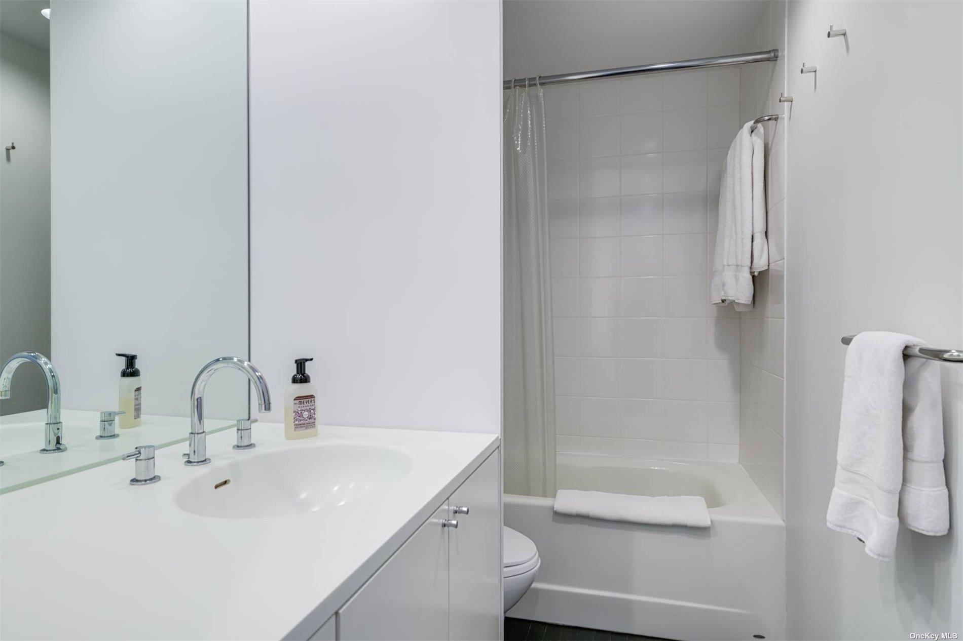 138 Coopers Farm Road, Southampton, NY 11968