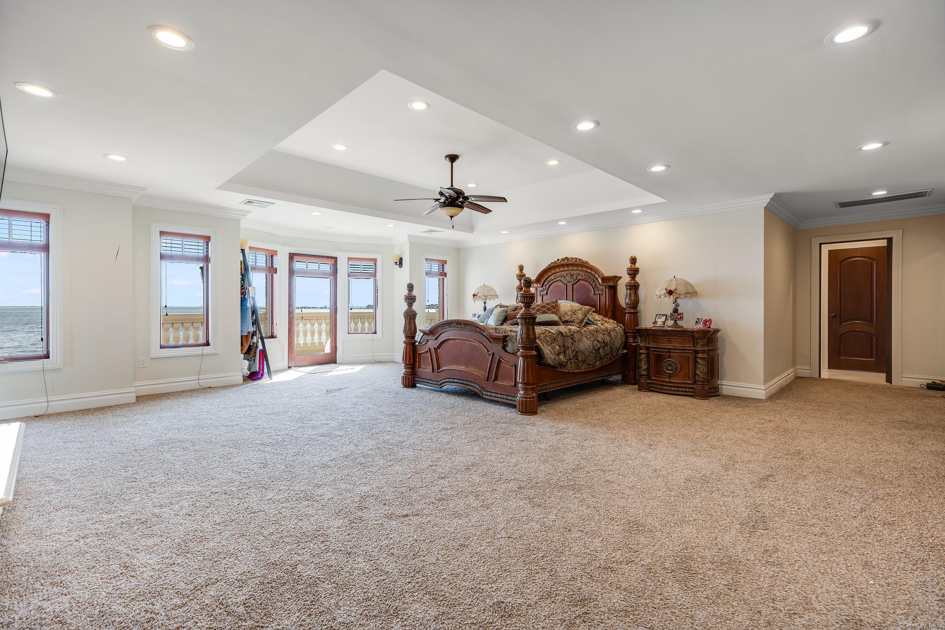 130 Wagstaff Lane, West Islip, NY 11795