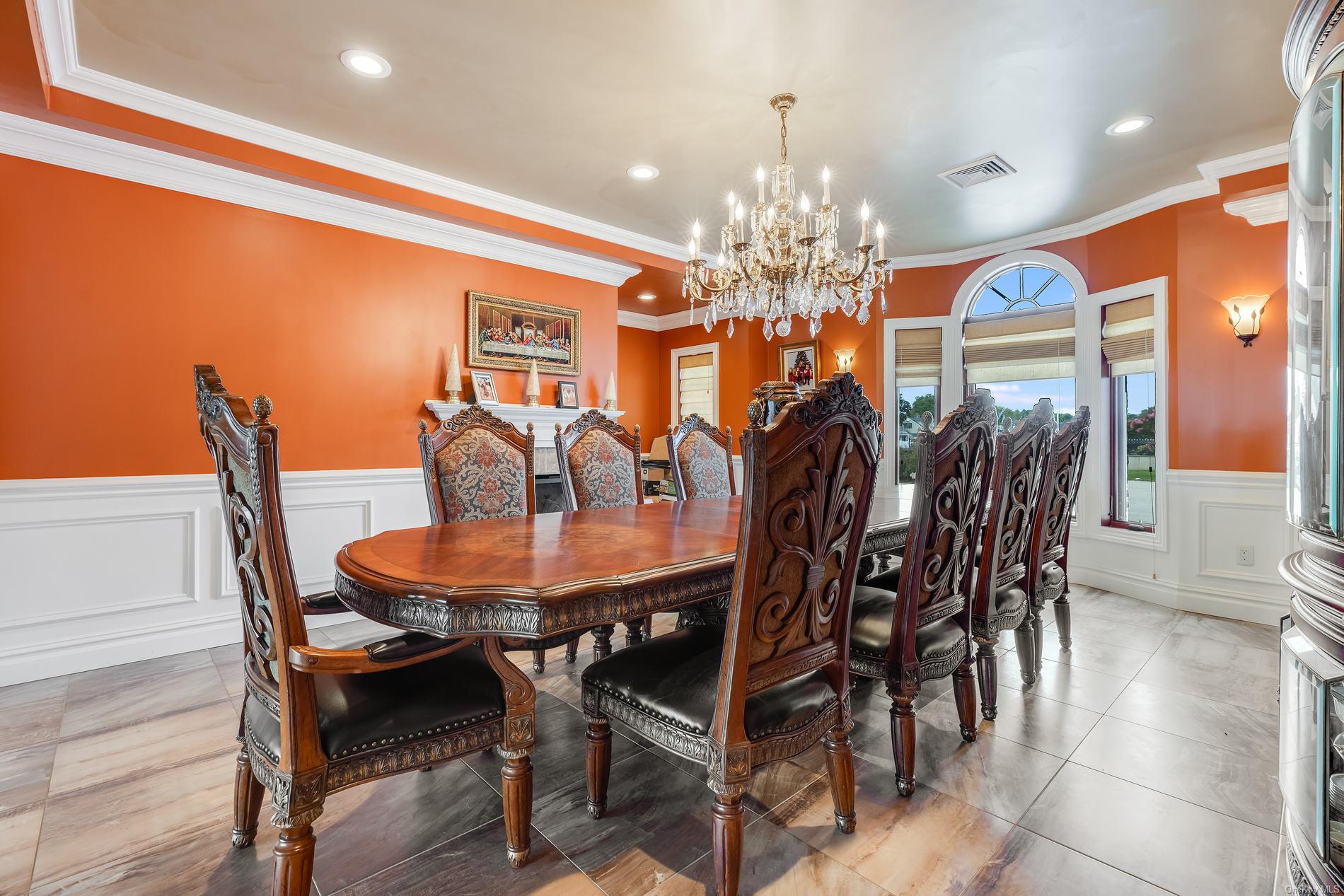130 Wagstaff Lane, West Islip, NY 11795