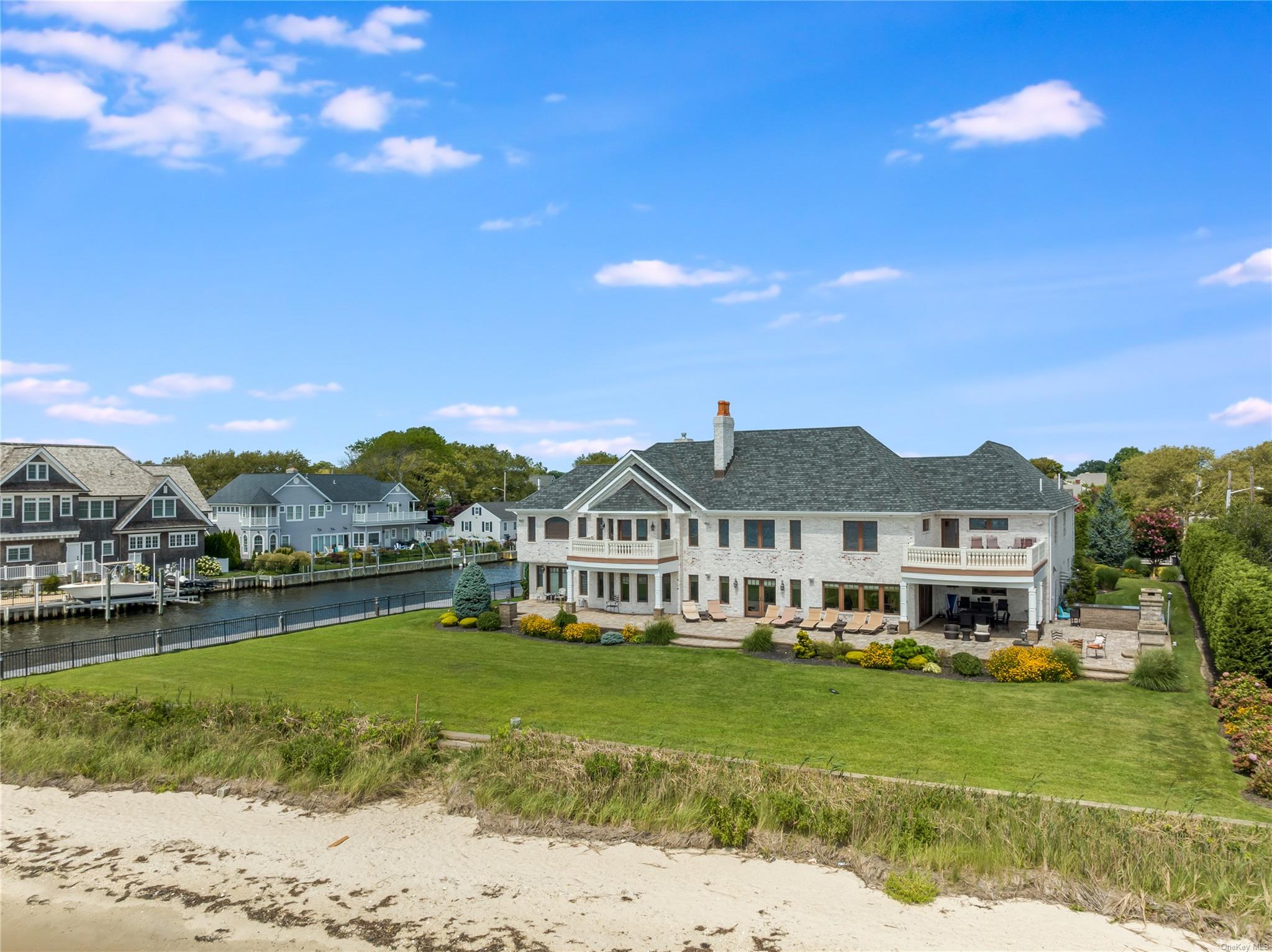 130 Wagstaff Lane, West Islip, NY 11795