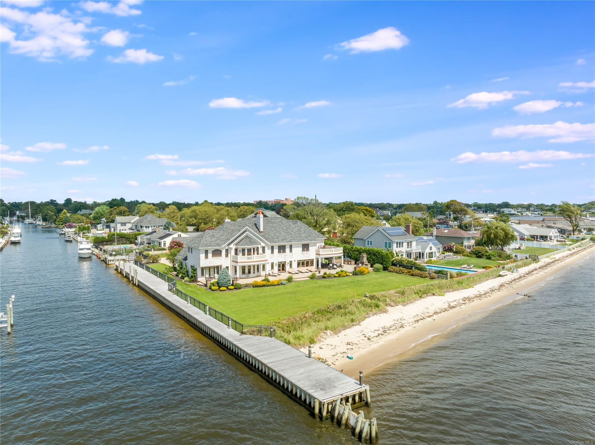 130 Wagstaff Lane, West Islip, NY 11795