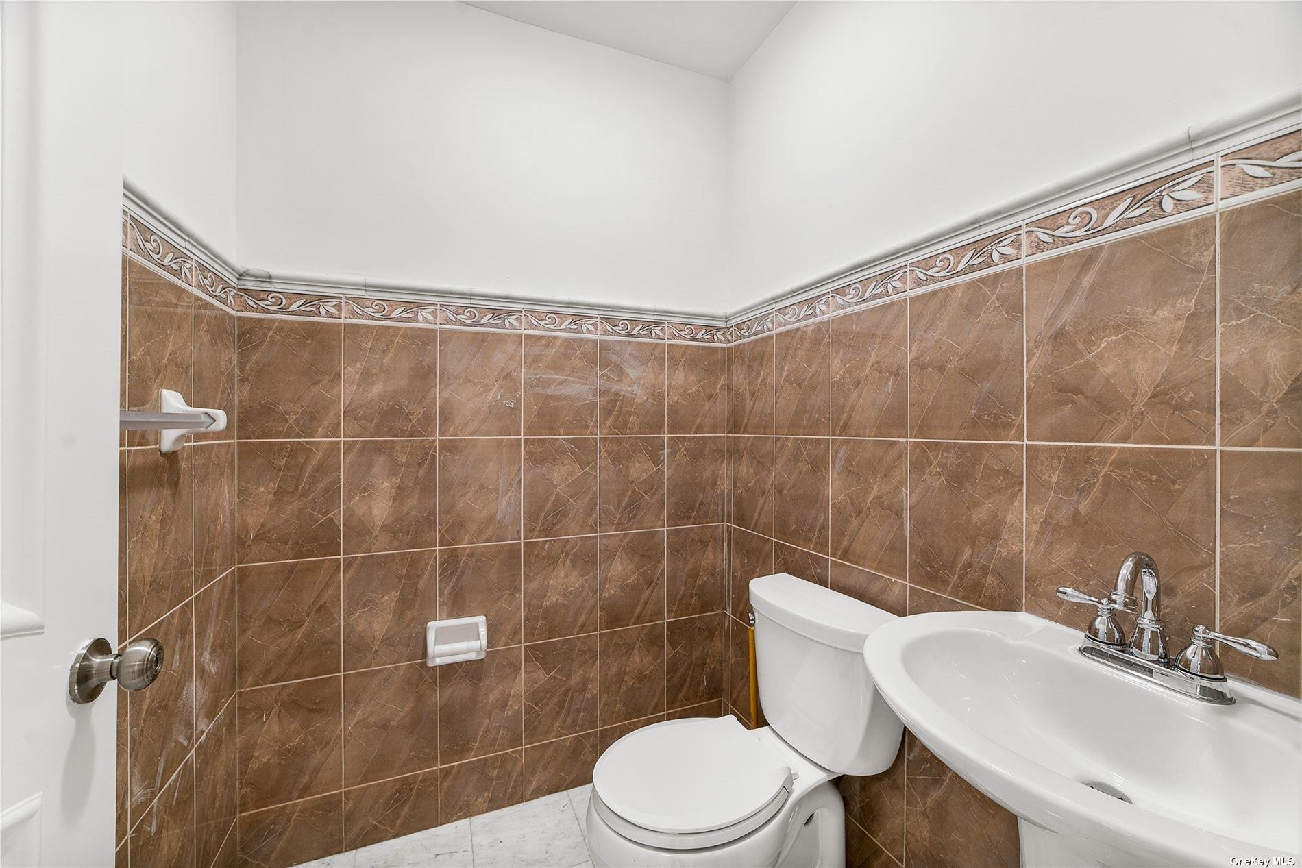 214-23 86th Road, Hollis Hills, NY 11427