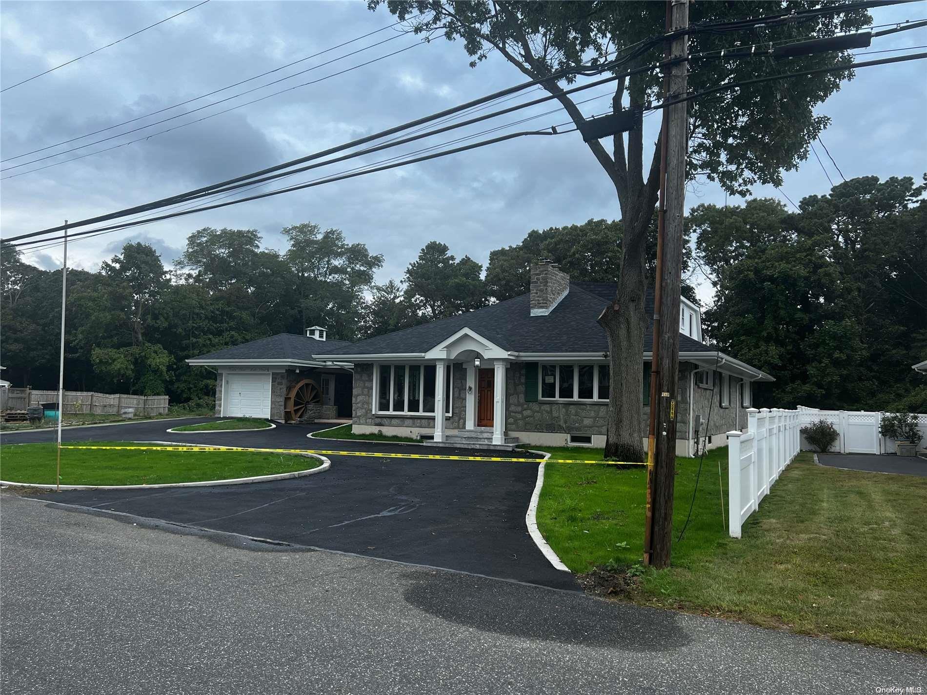 93 Lake Street, Islip, NY 11751