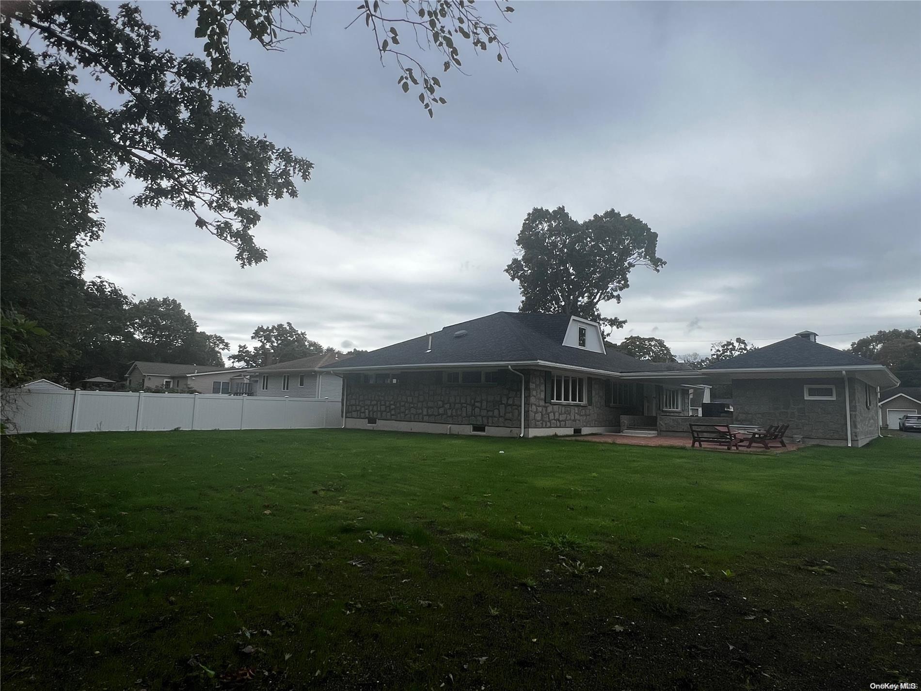 93 Lake Street, Islip, NY 11751