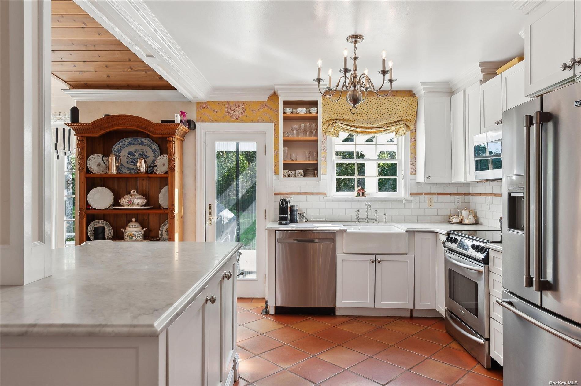 477 Montauk Highway, Westhampton Beach, NY 11978