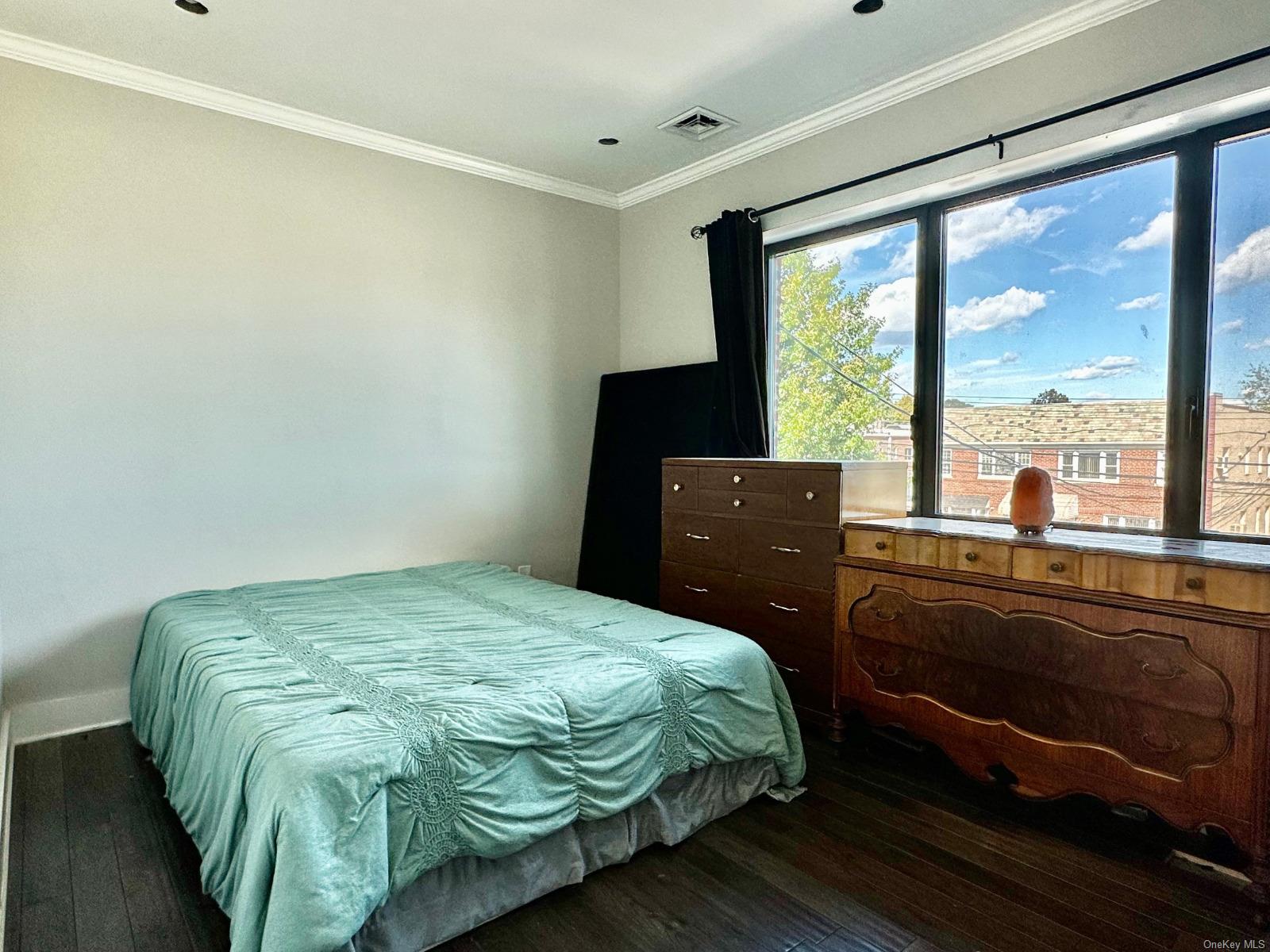 47-18 Ditmars Boulevard, Astoria, NY 11105