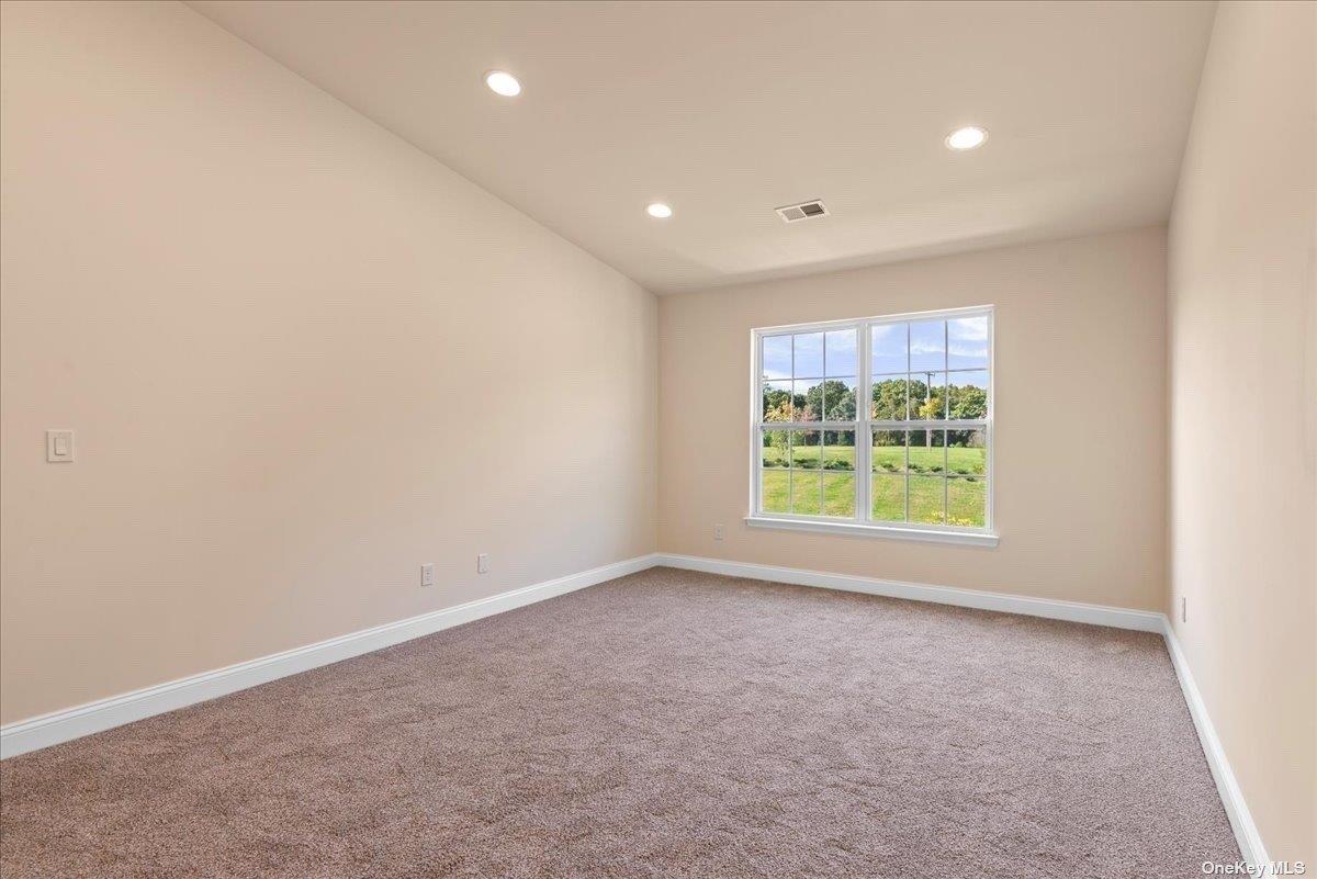 35 Steven Circle # 35, Dix Hills, NY 11746