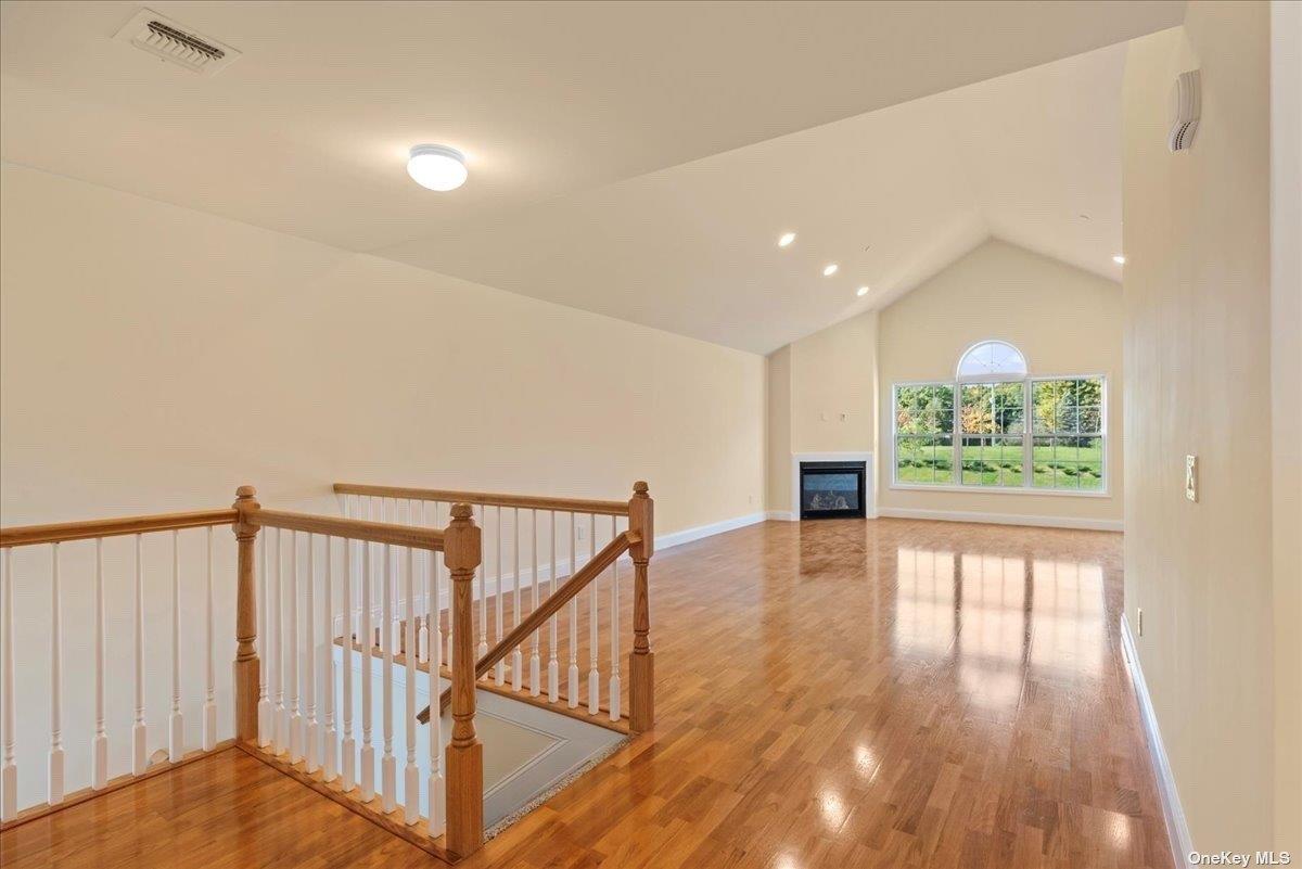 35 Steven Circle # 35, Dix Hills, NY 11746