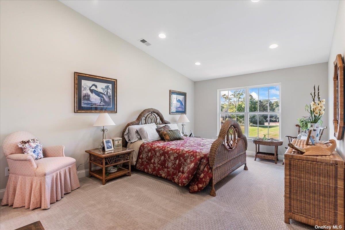 35 Steven Circle # 35, Dix Hills, NY 11746