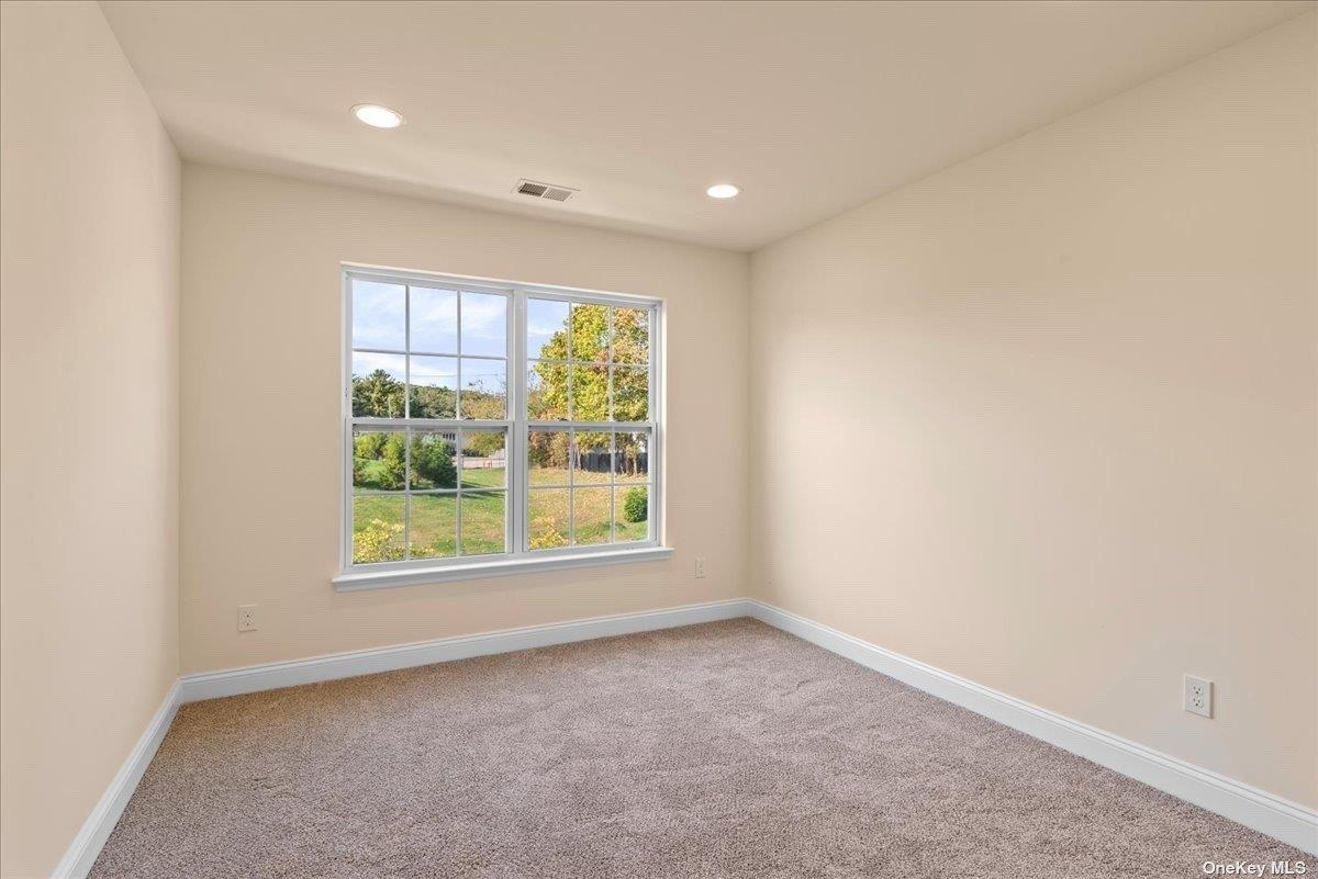 35 Steven Circle # 35, Dix Hills, NY 11746