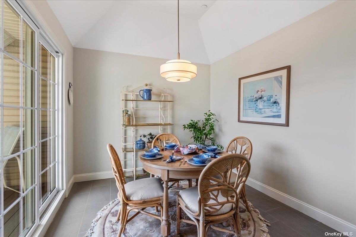 35 Steven Circle # 35, Dix Hills, NY 11746