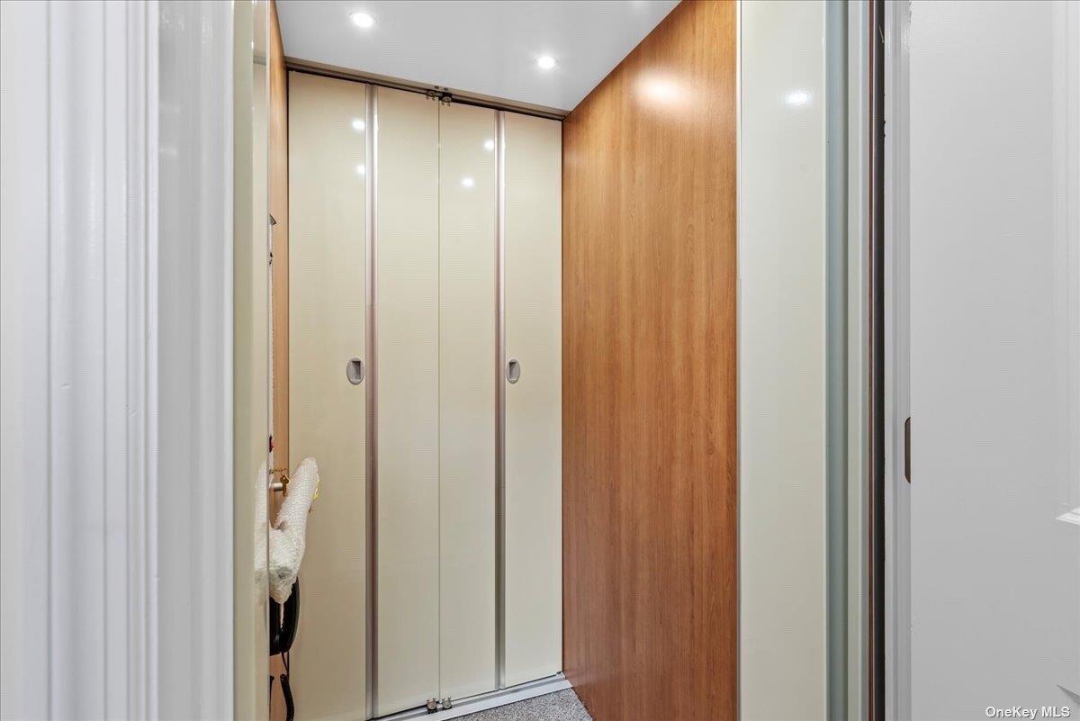 35 Steven Circle # 35, Dix Hills, NY 11746