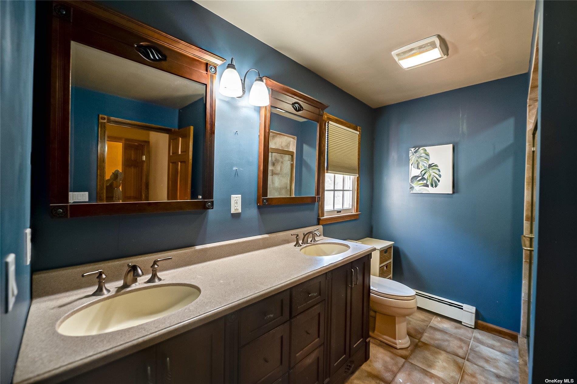 43 Hollins Lane, East Islip, NY 11730