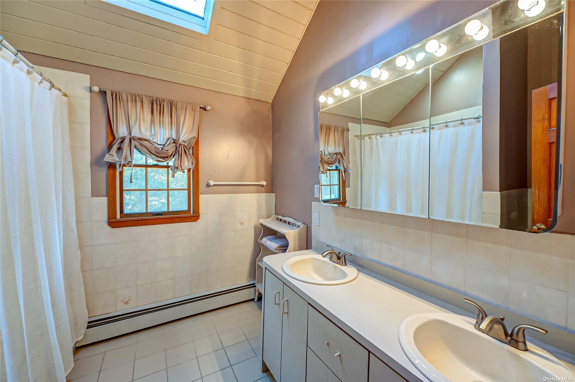 43 Hollins Lane, East Islip, NY 11730