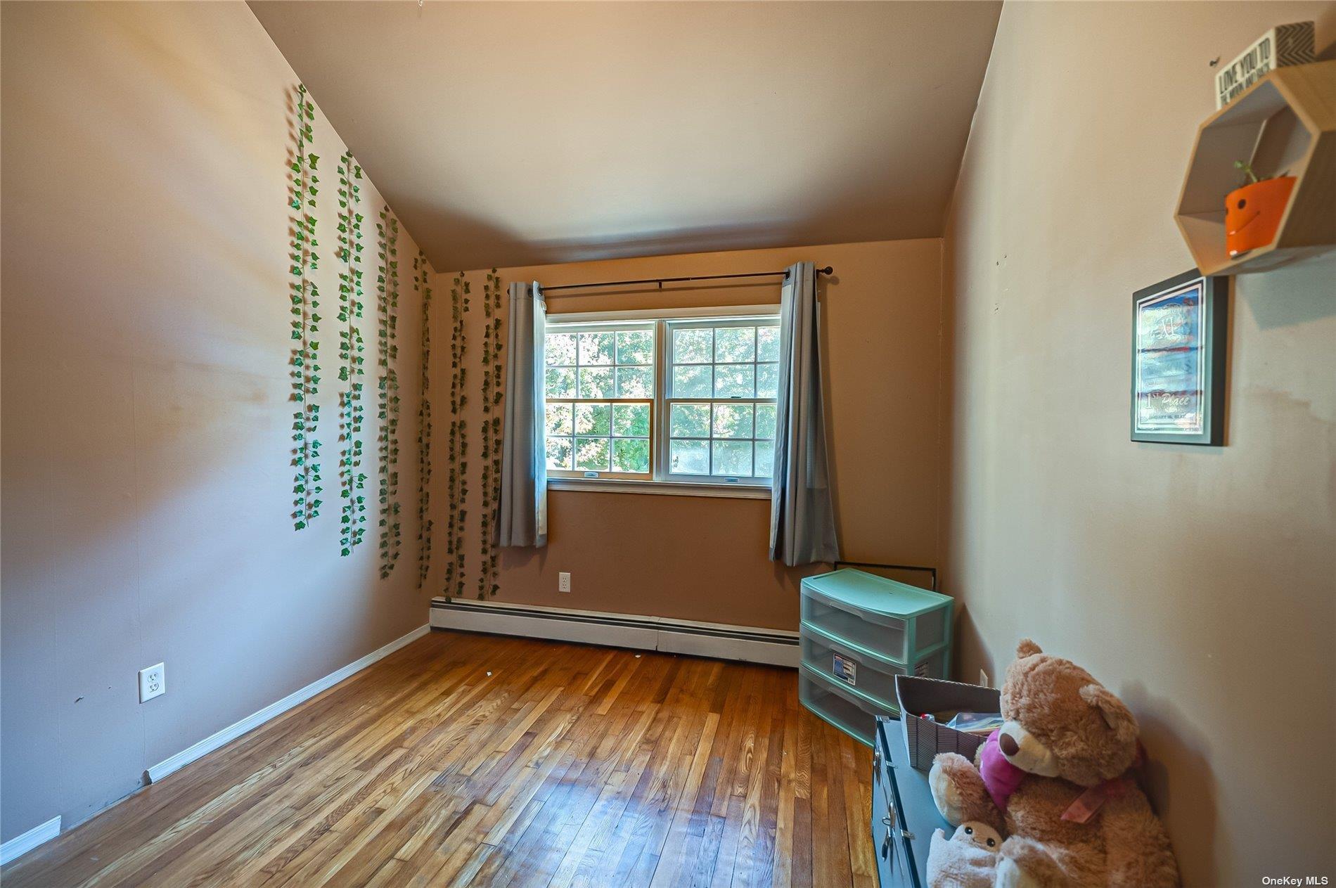 43 Hollins Lane, East Islip, NY 11730