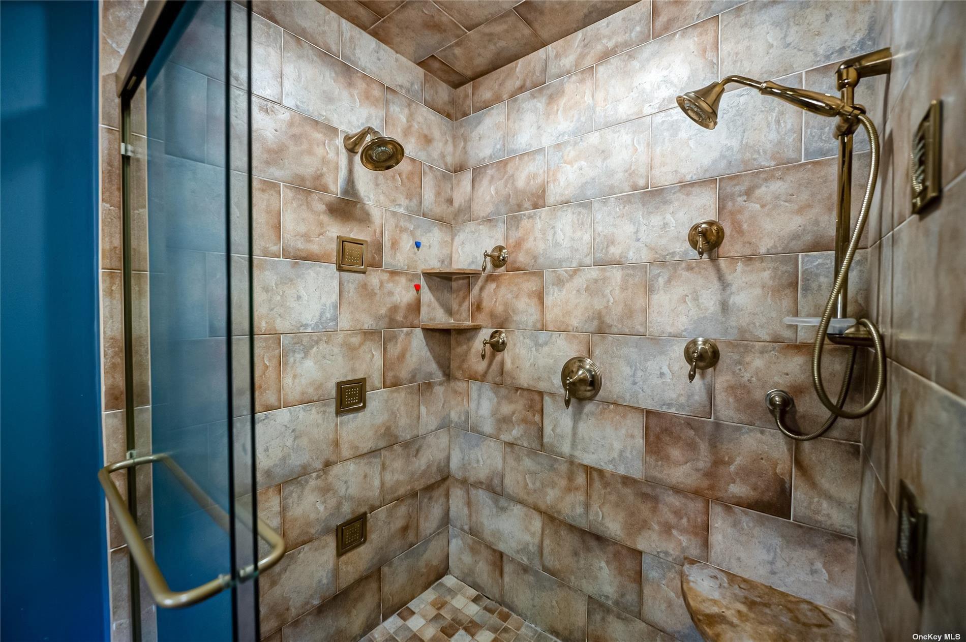 43 Hollins Lane, East Islip, NY 11730