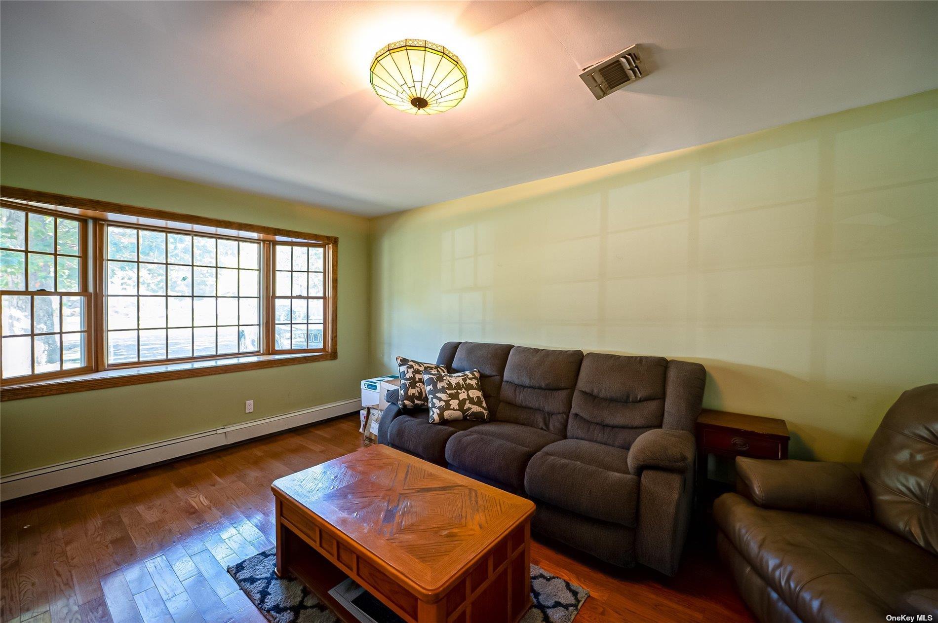 43 Hollins Lane, East Islip, NY 11730