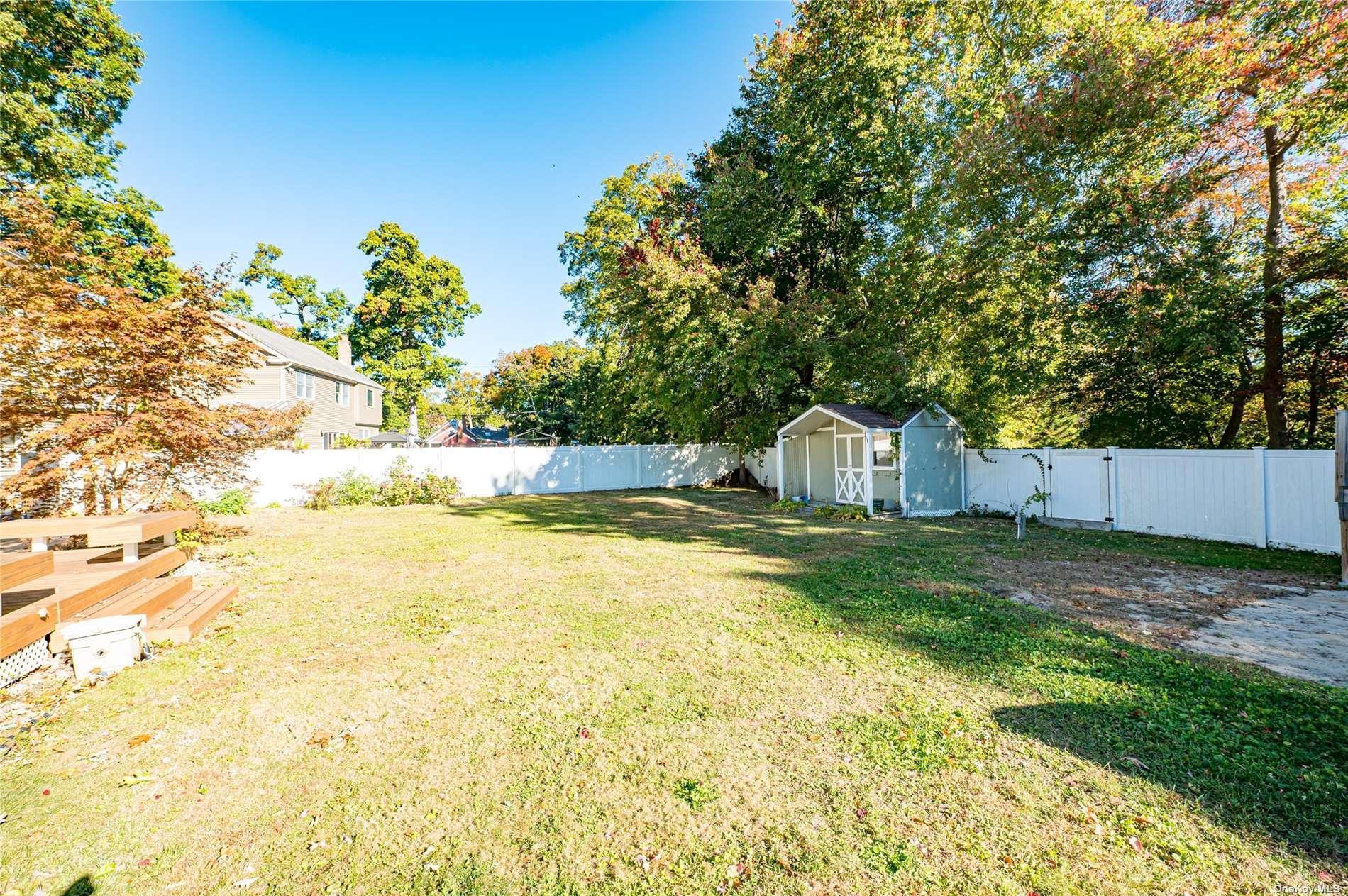 43 Hollins Lane, East Islip, NY 11730