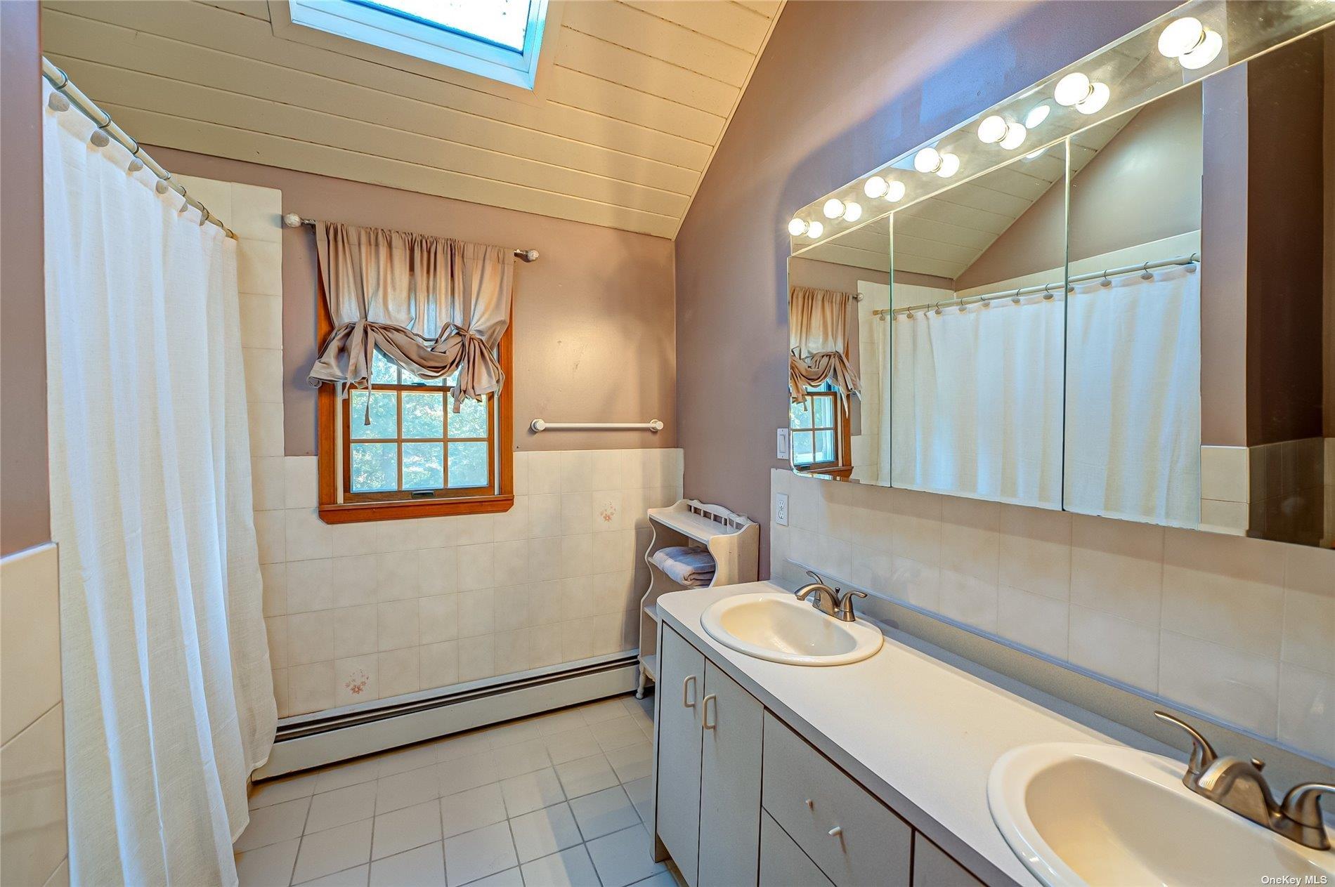 43 Hollins Lane, East Islip, NY 11730