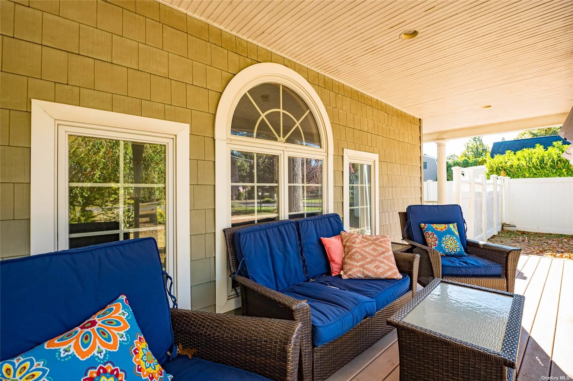 43 Hollins Lane, East Islip, NY 11730